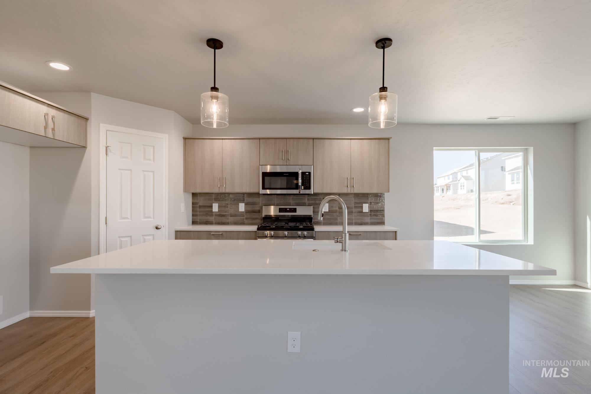 16804 Dunning Way Property Photo 3