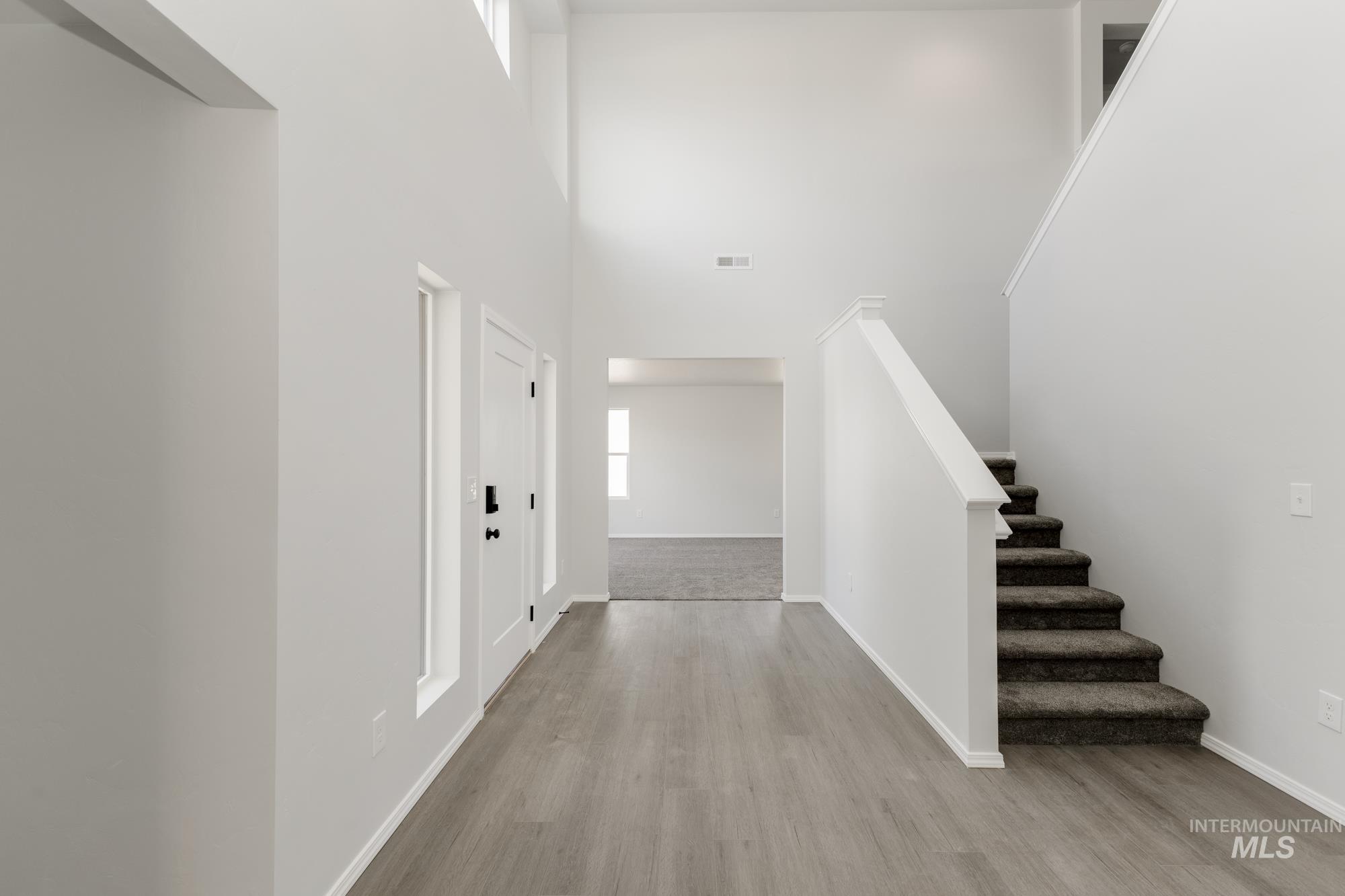 16804 Dunning Way Property Photo 3