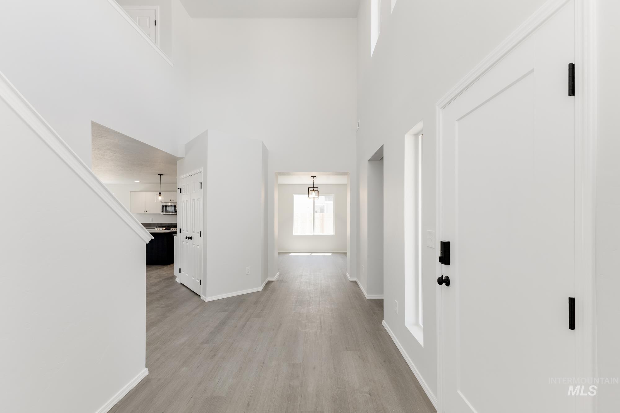 16804 Dunning Way Property Photo 4