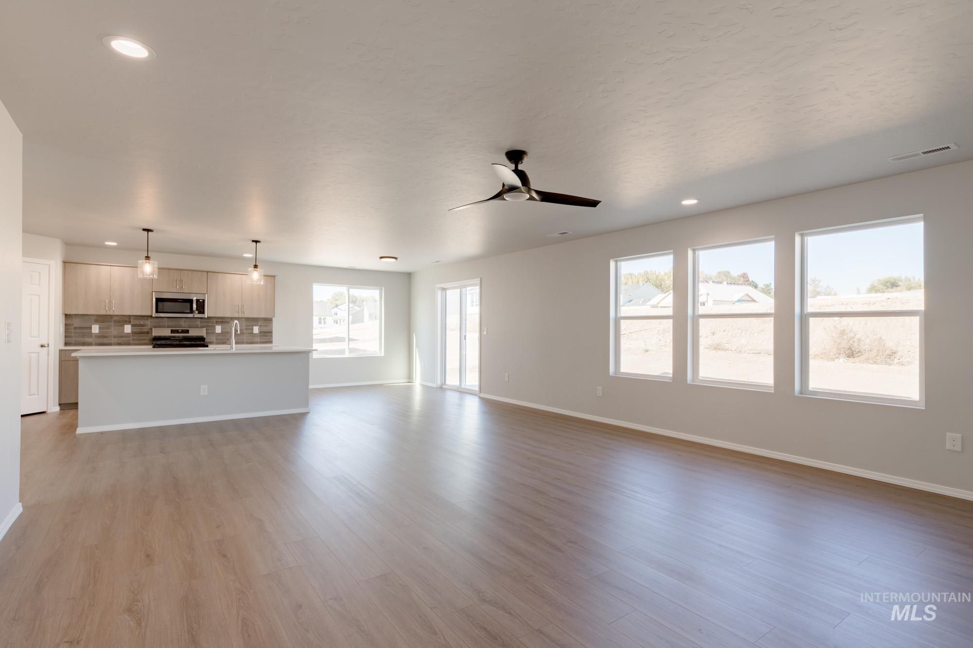 16804 Dunning Way Property Photo 9
