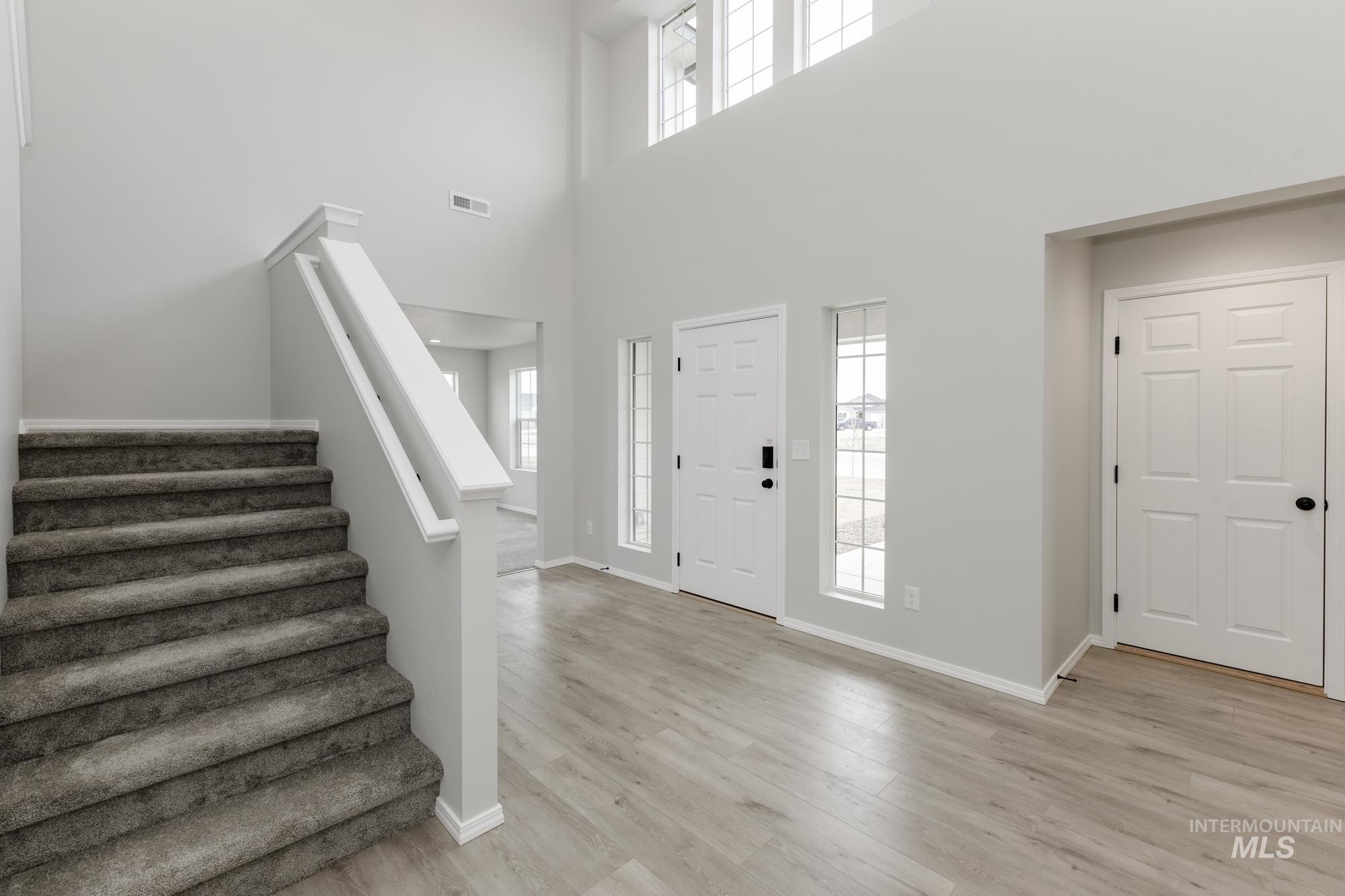 16860 Dunning Way Property Photo 2