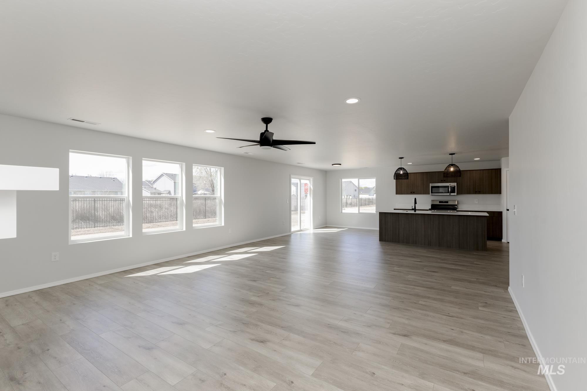11075 W Windmill Way Property Photo 8