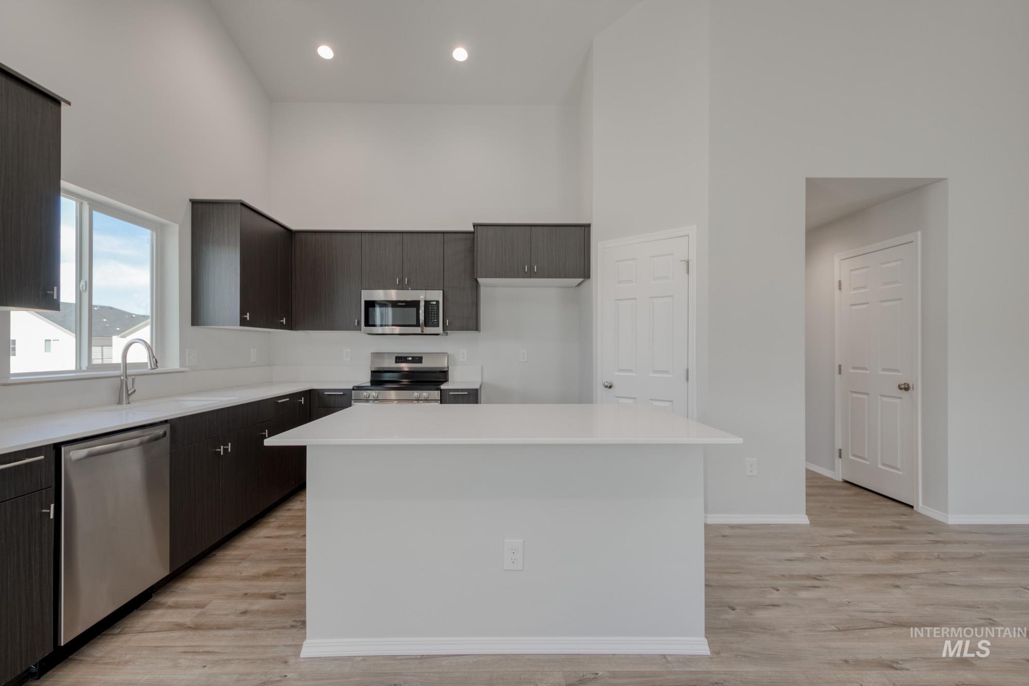 15427 Ivybridge Way Property Photo 4