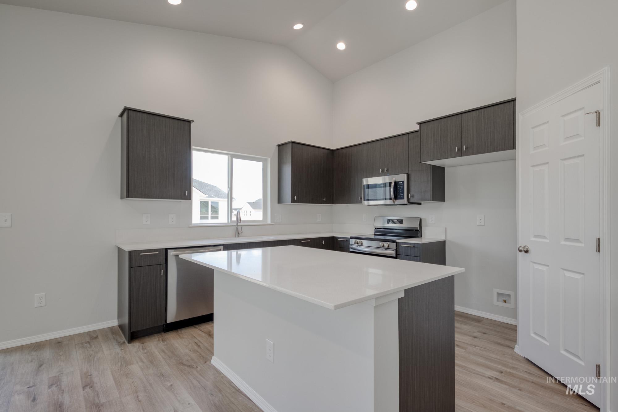 15427 Ivybridge Way Property Photo 8