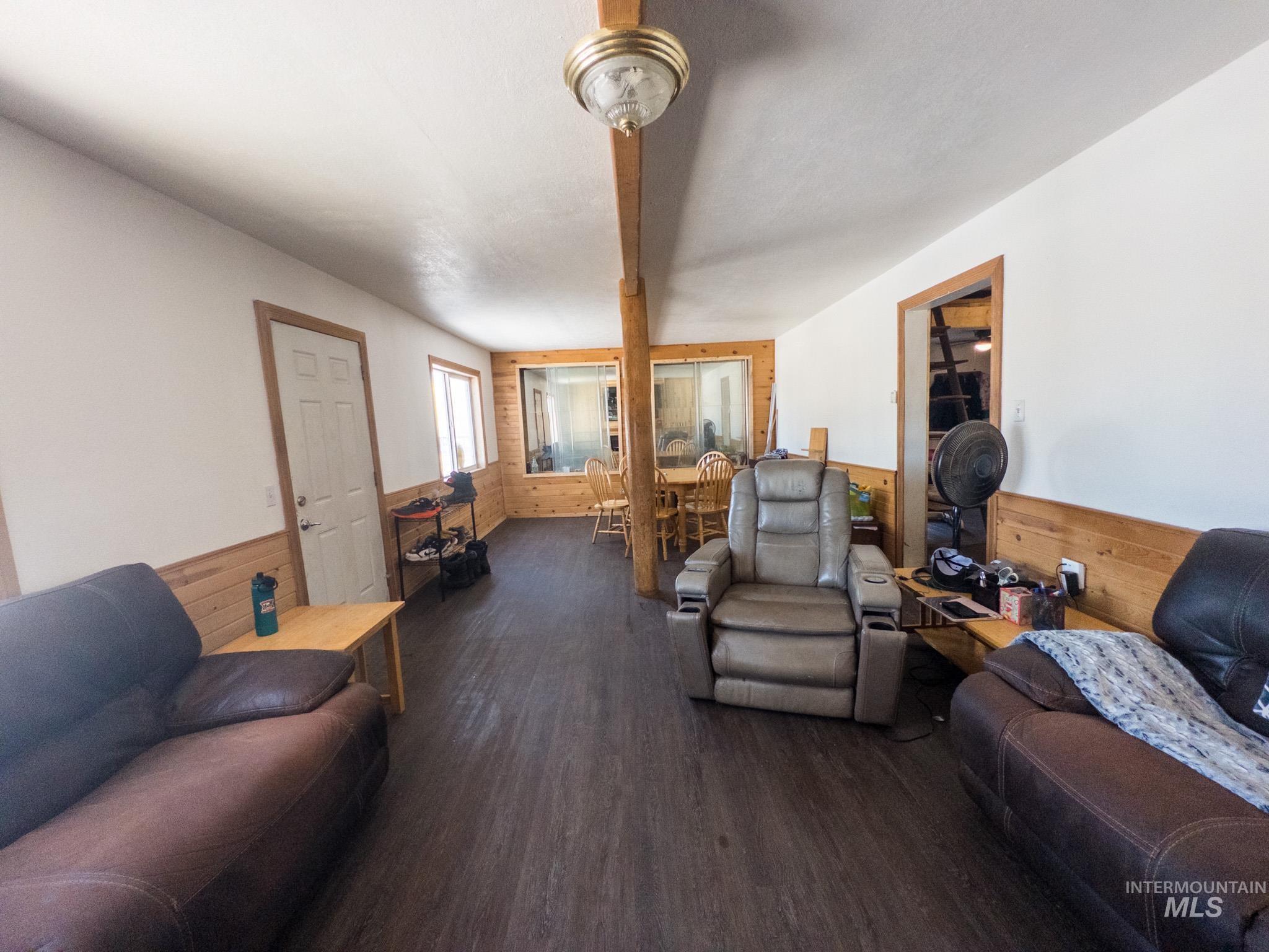140 S Railroad St Property Photo 5