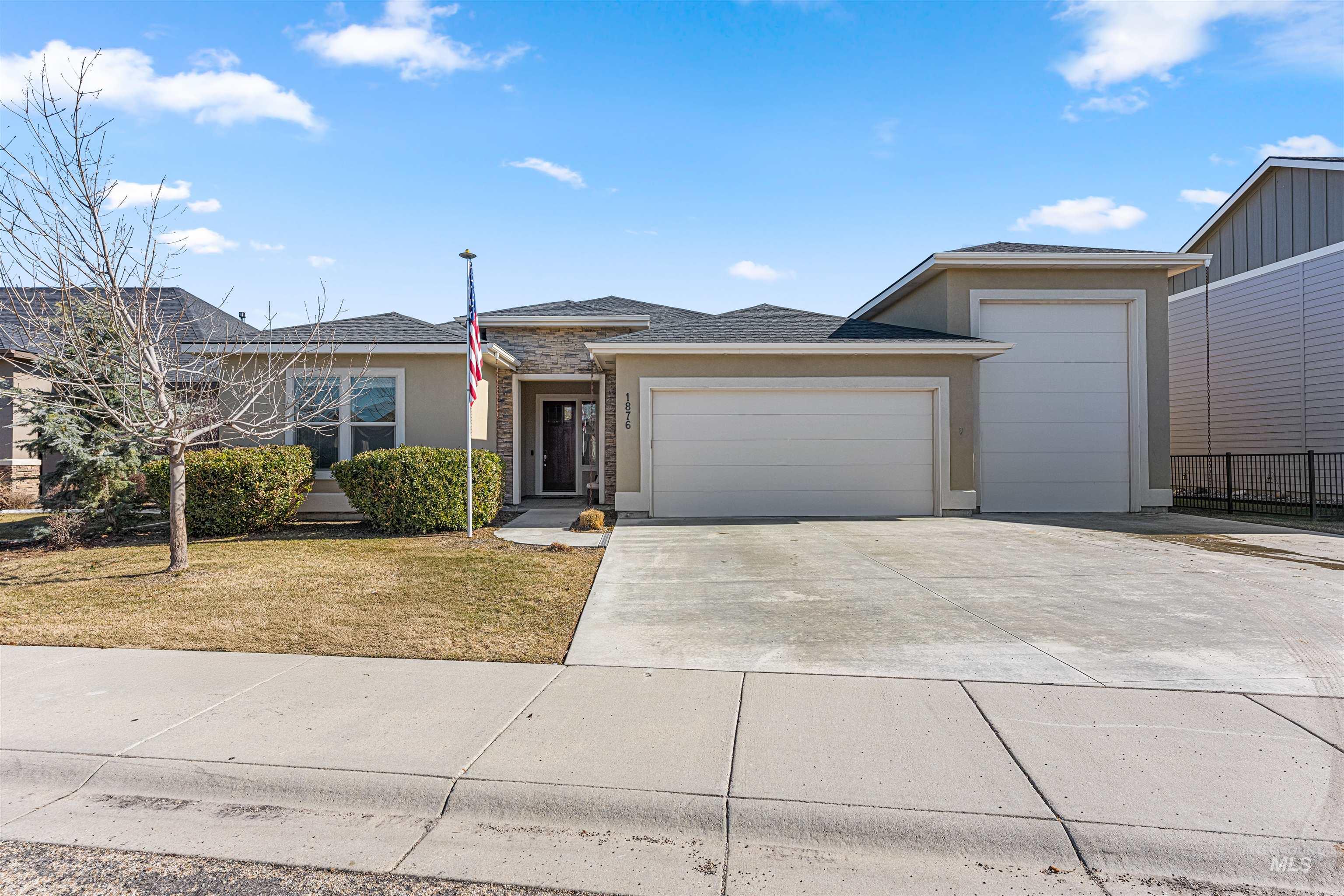 1876 N Azurite Dr Property Photo