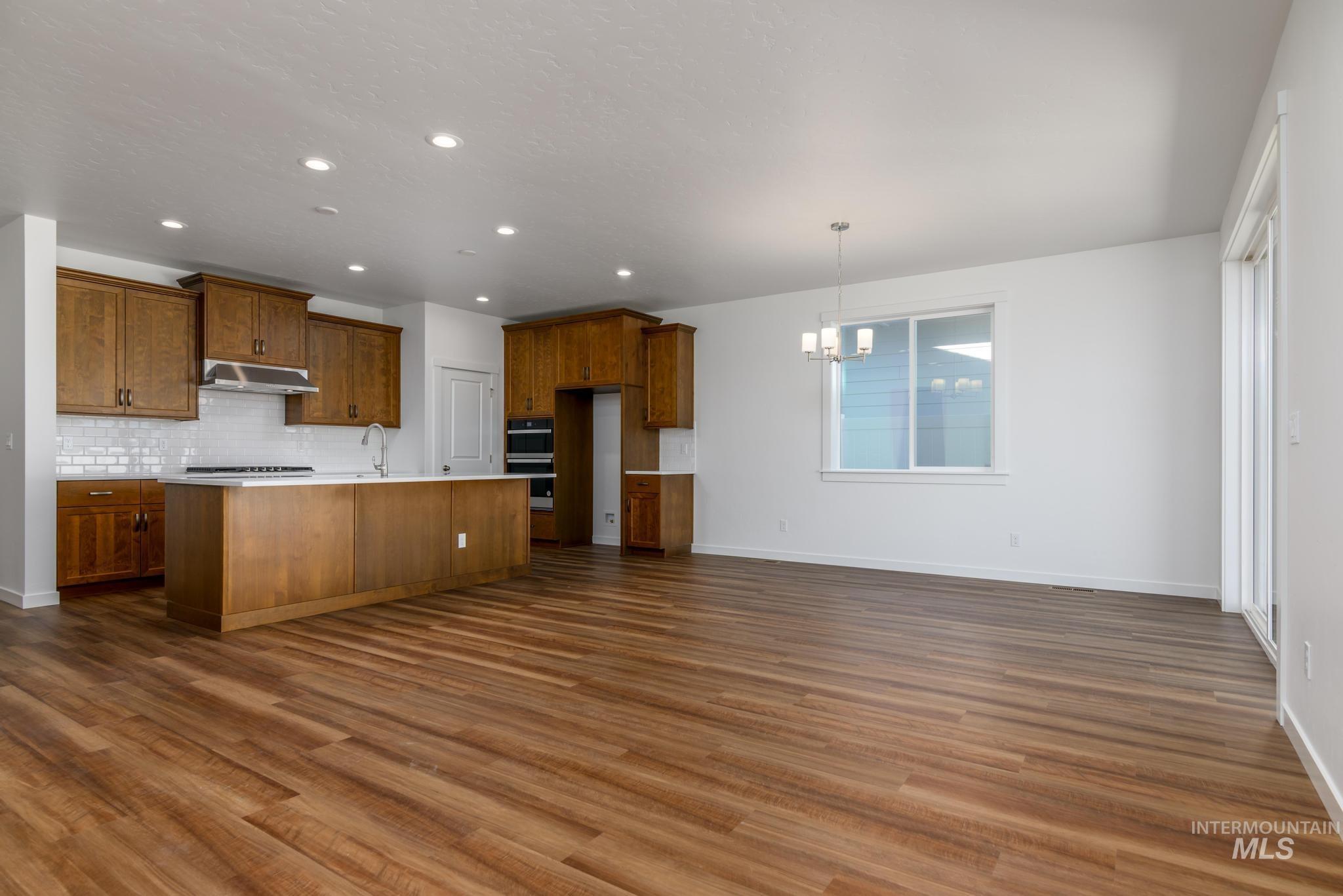 15338 Blue Pinion Ave Property Photo 6