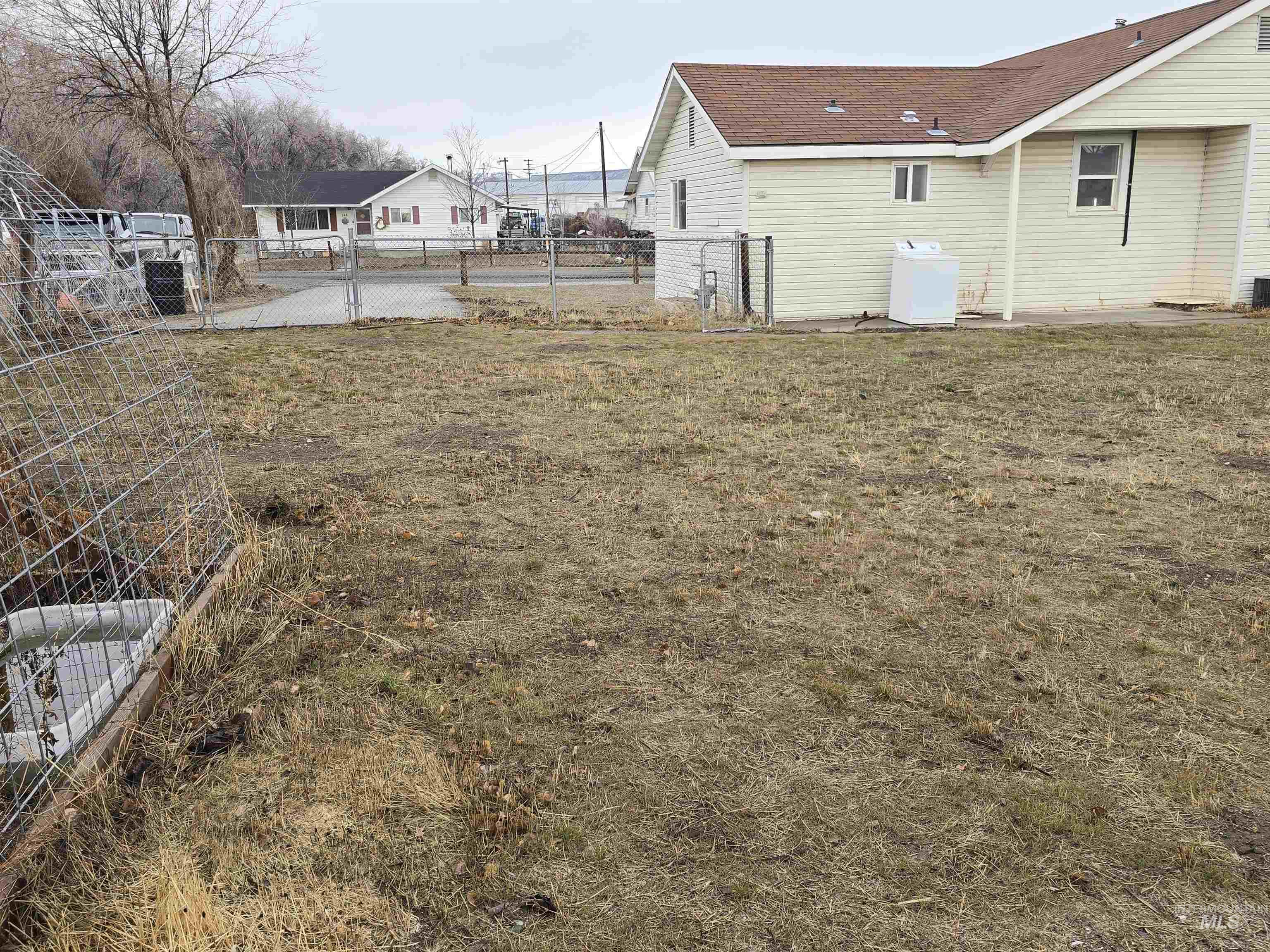 167 W 3rd Ave Property Photo 14