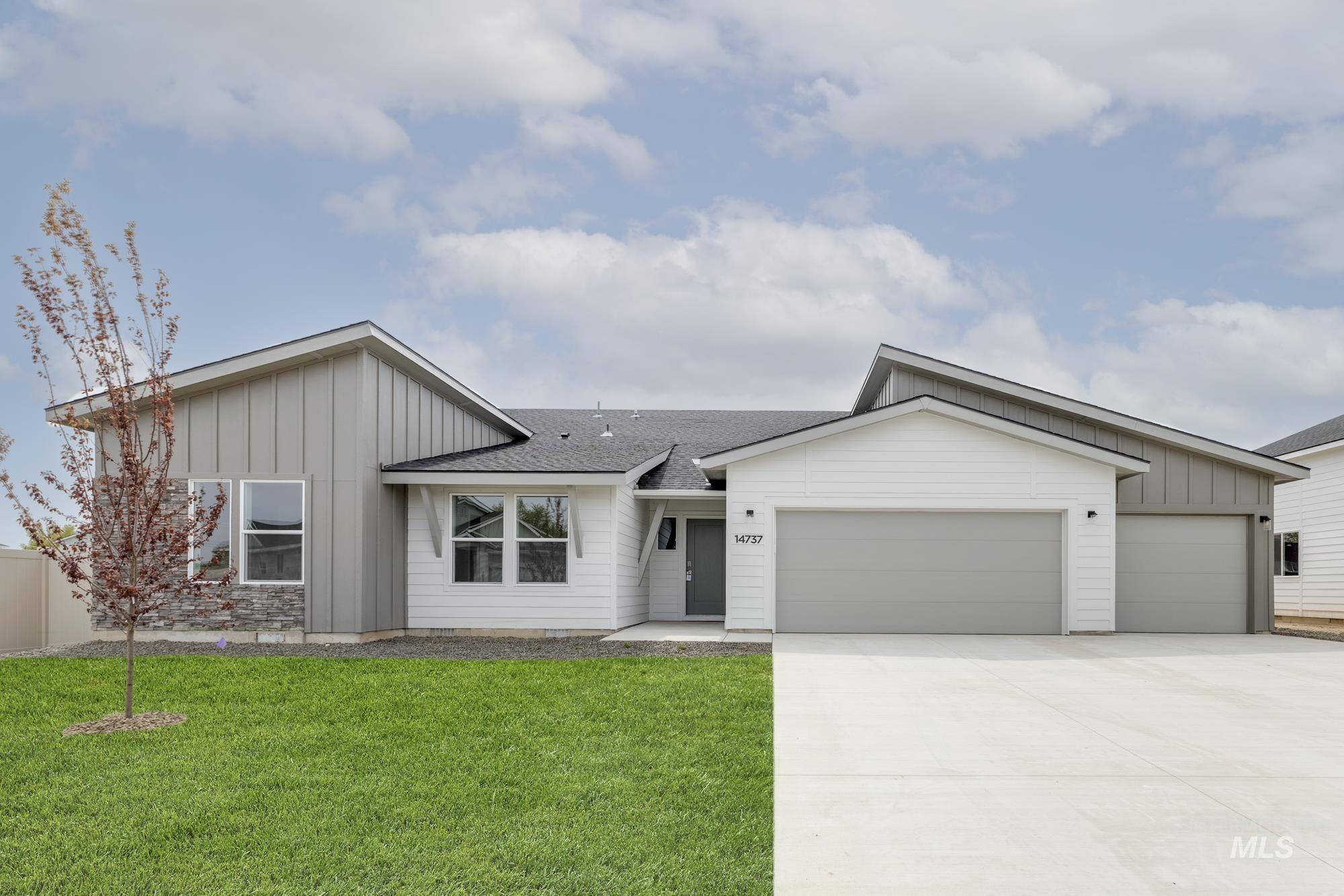 14737 N Ninja Way Property Photo 1