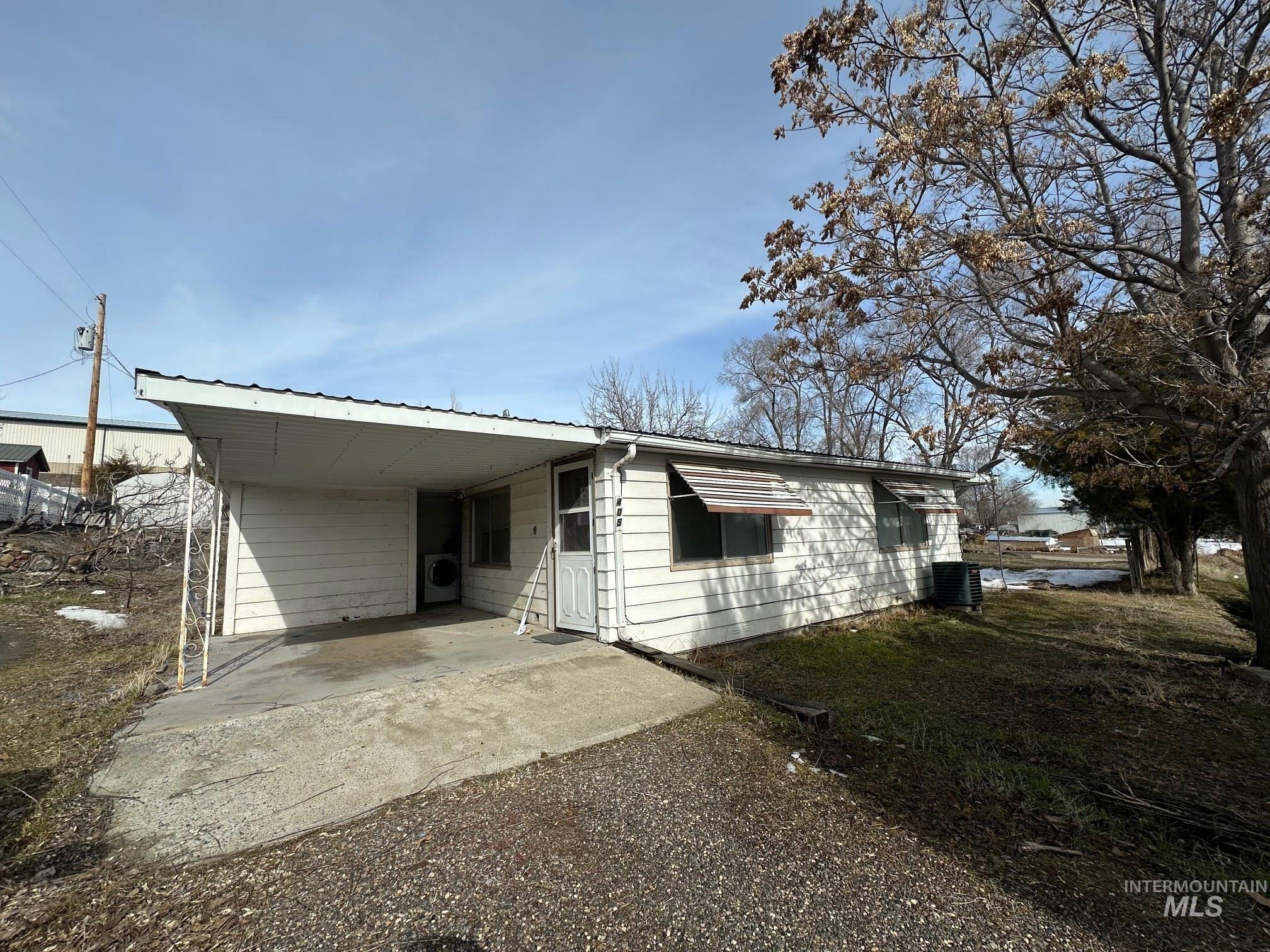 405 Main St Property Photo