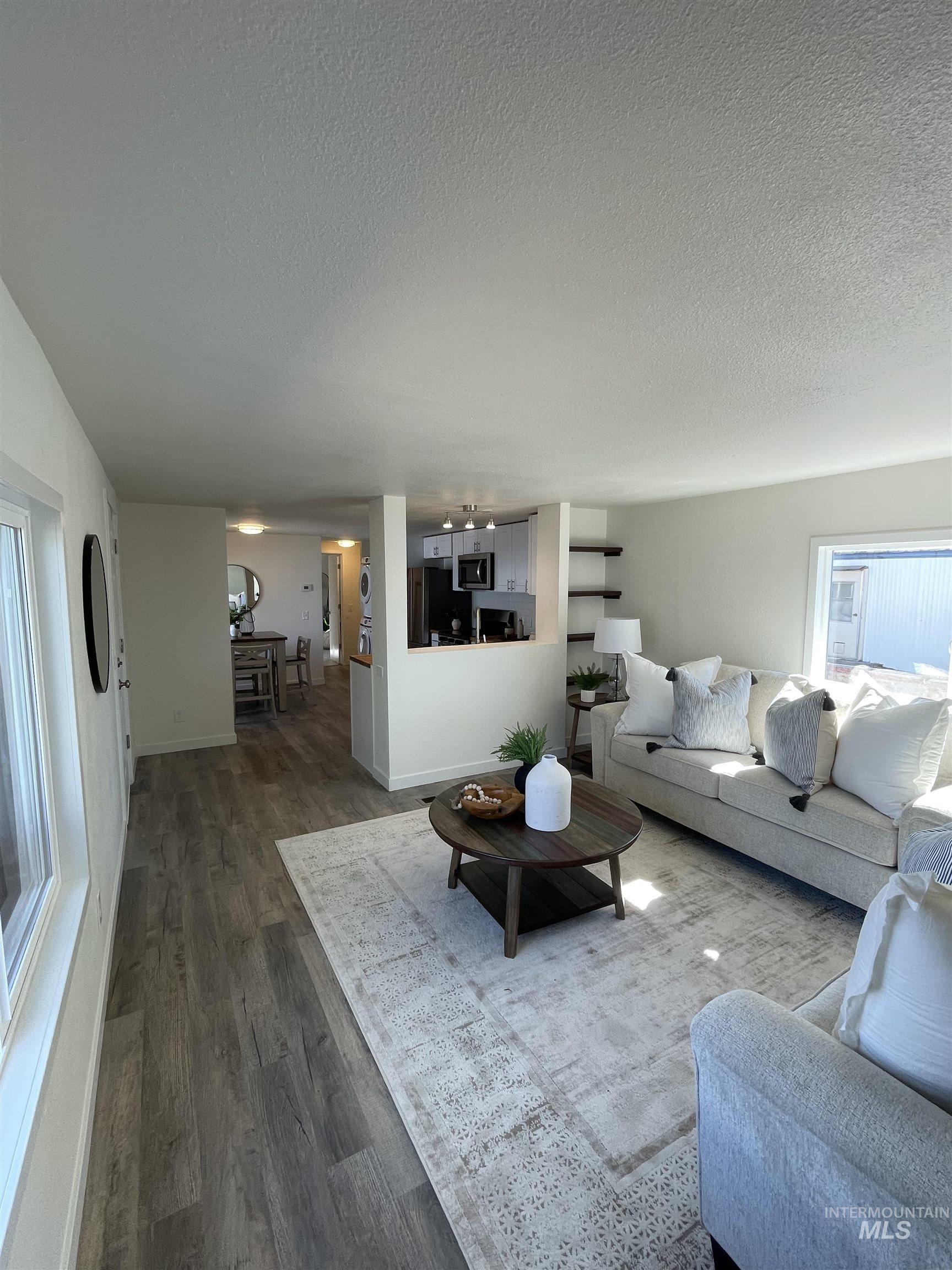 431 Mesquite St Property Photo 5