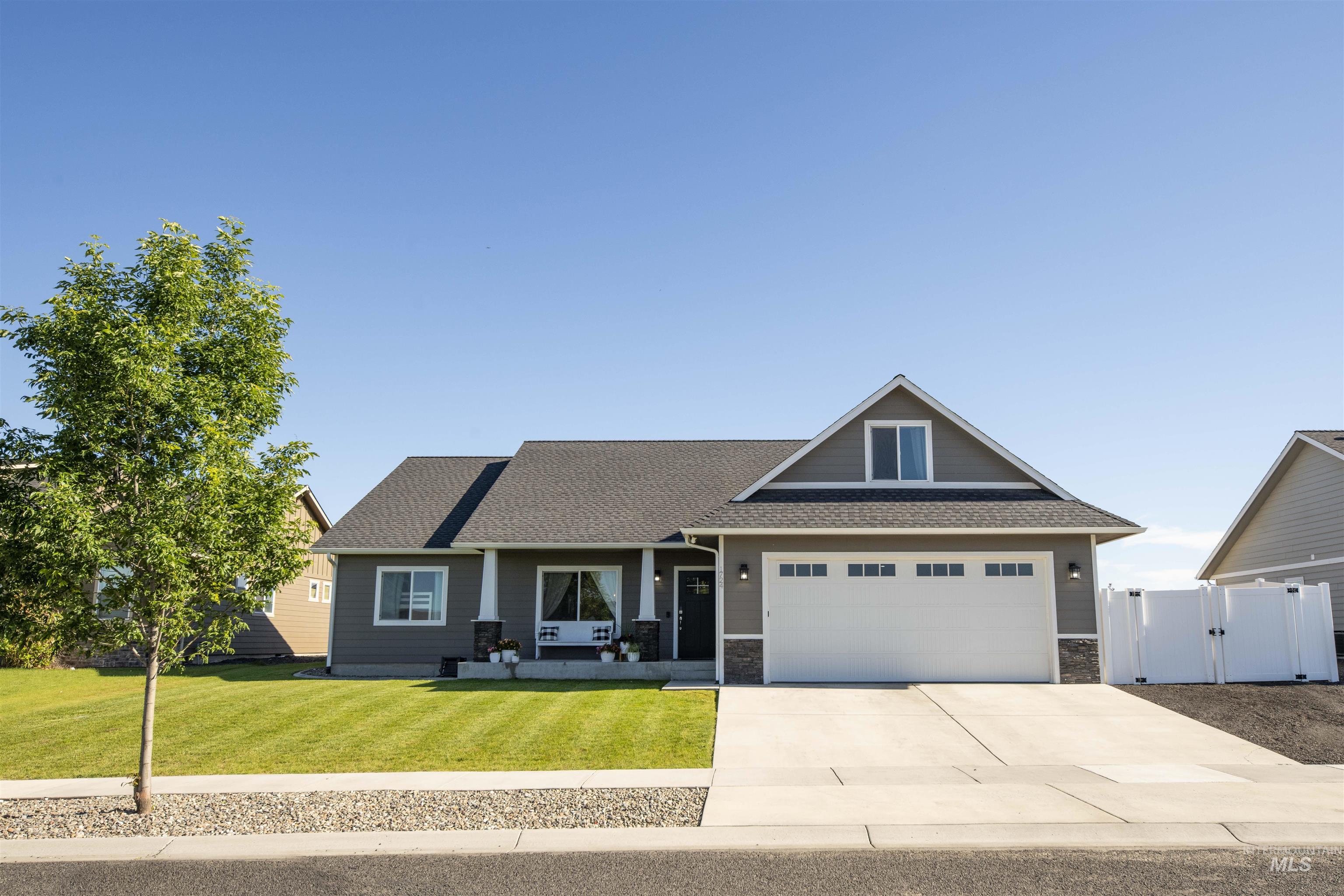 1724 Pioneer Drive Property Photo 1