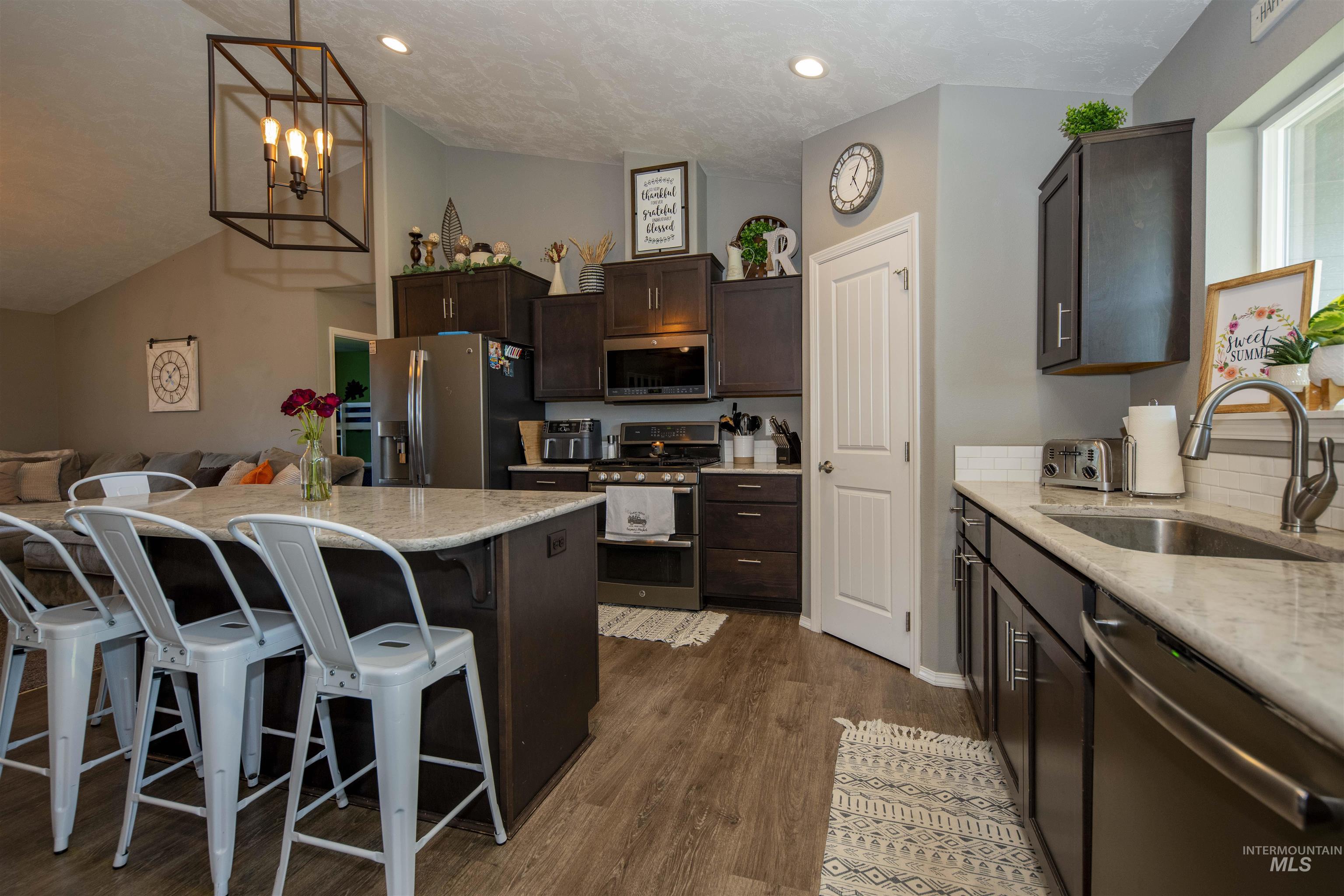 1724 Pioneer Drive Property Photo 4
