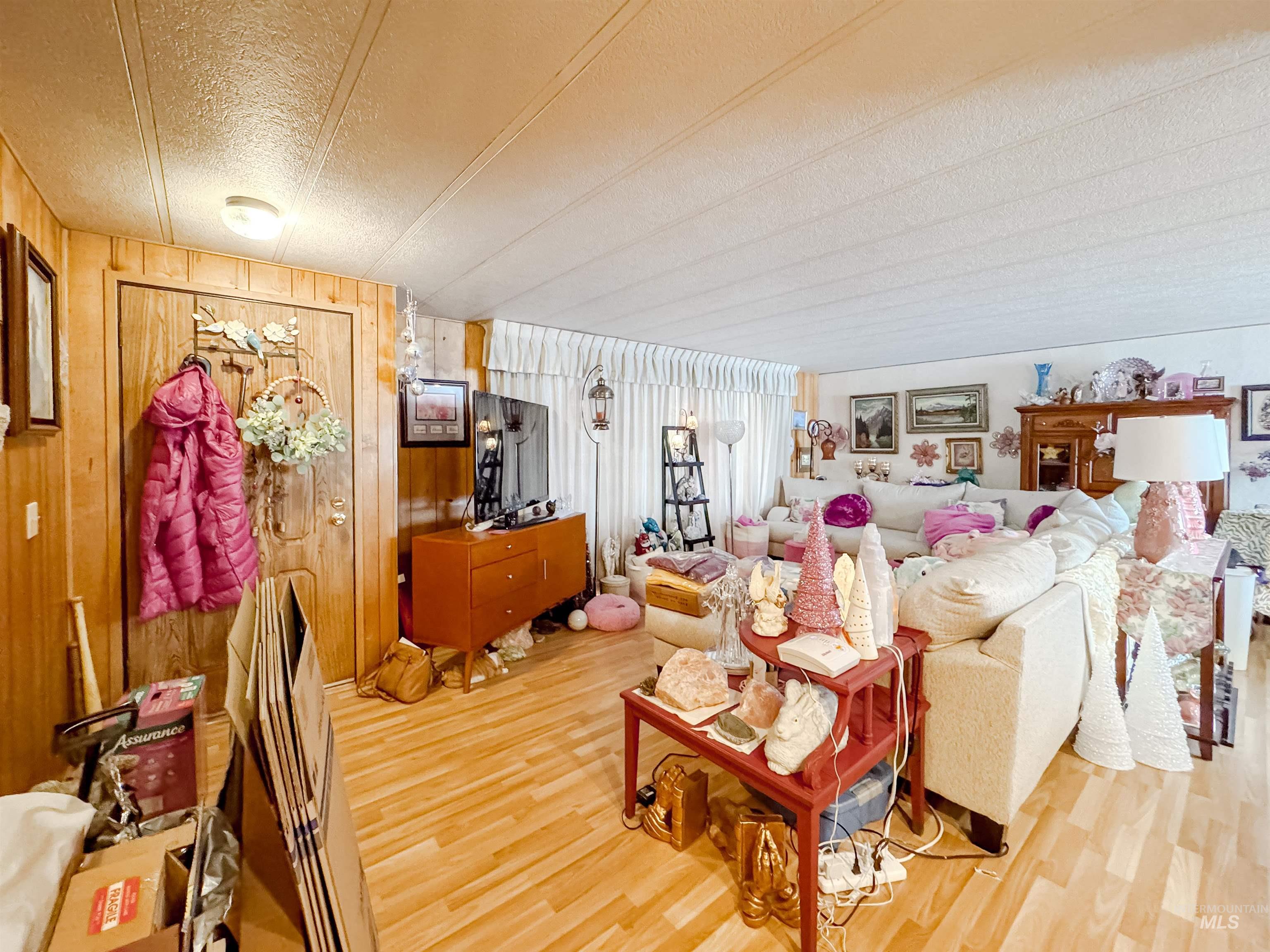 3497 N Dalton Lane Property Photo 4