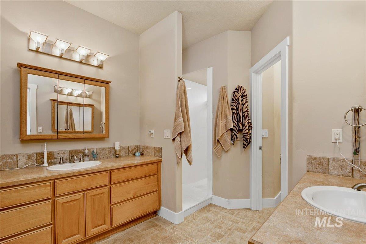 12456 Karcher Rd Property Photo 24