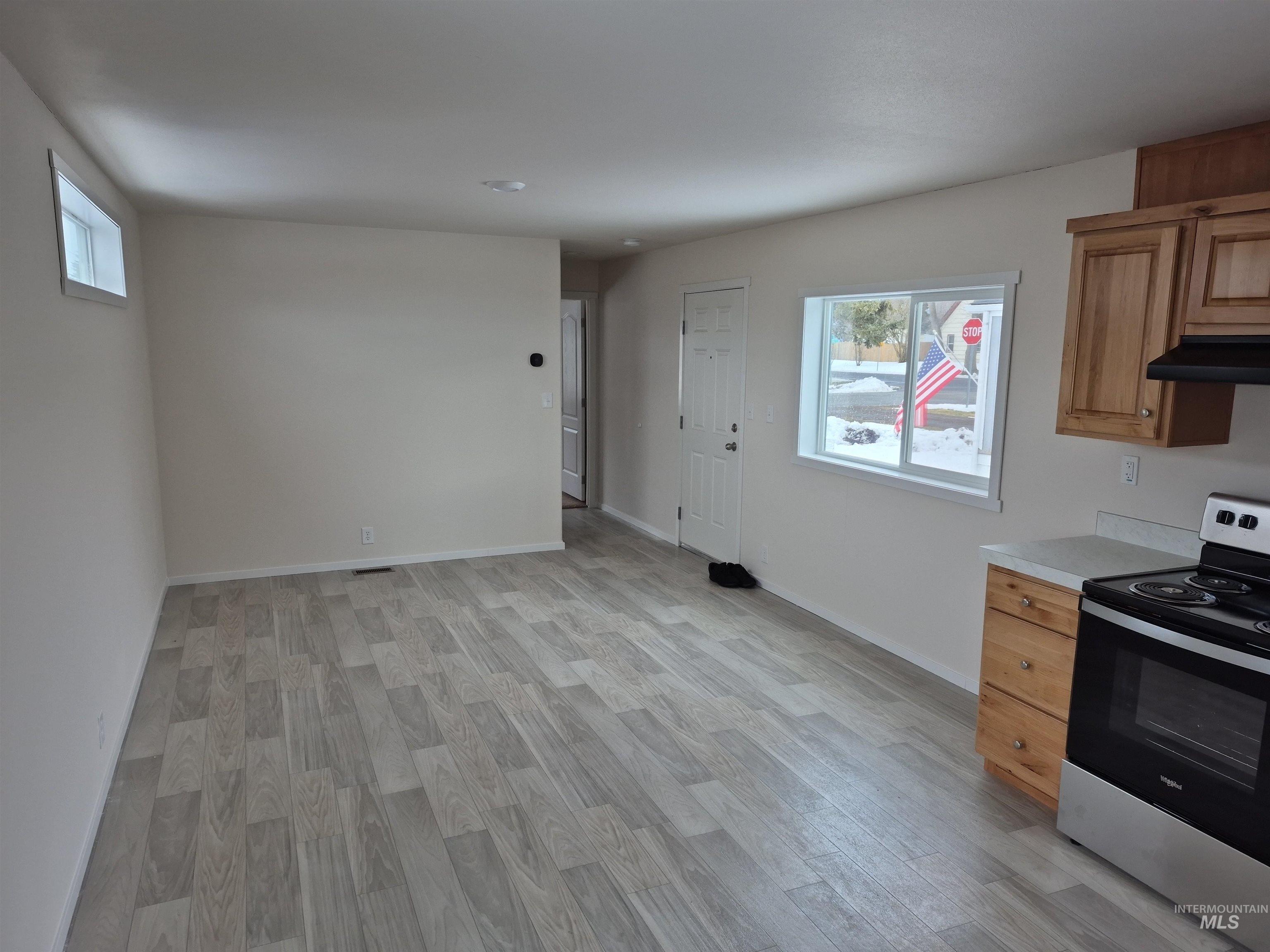 331 E Walnut Ave., # G Property Photo 4