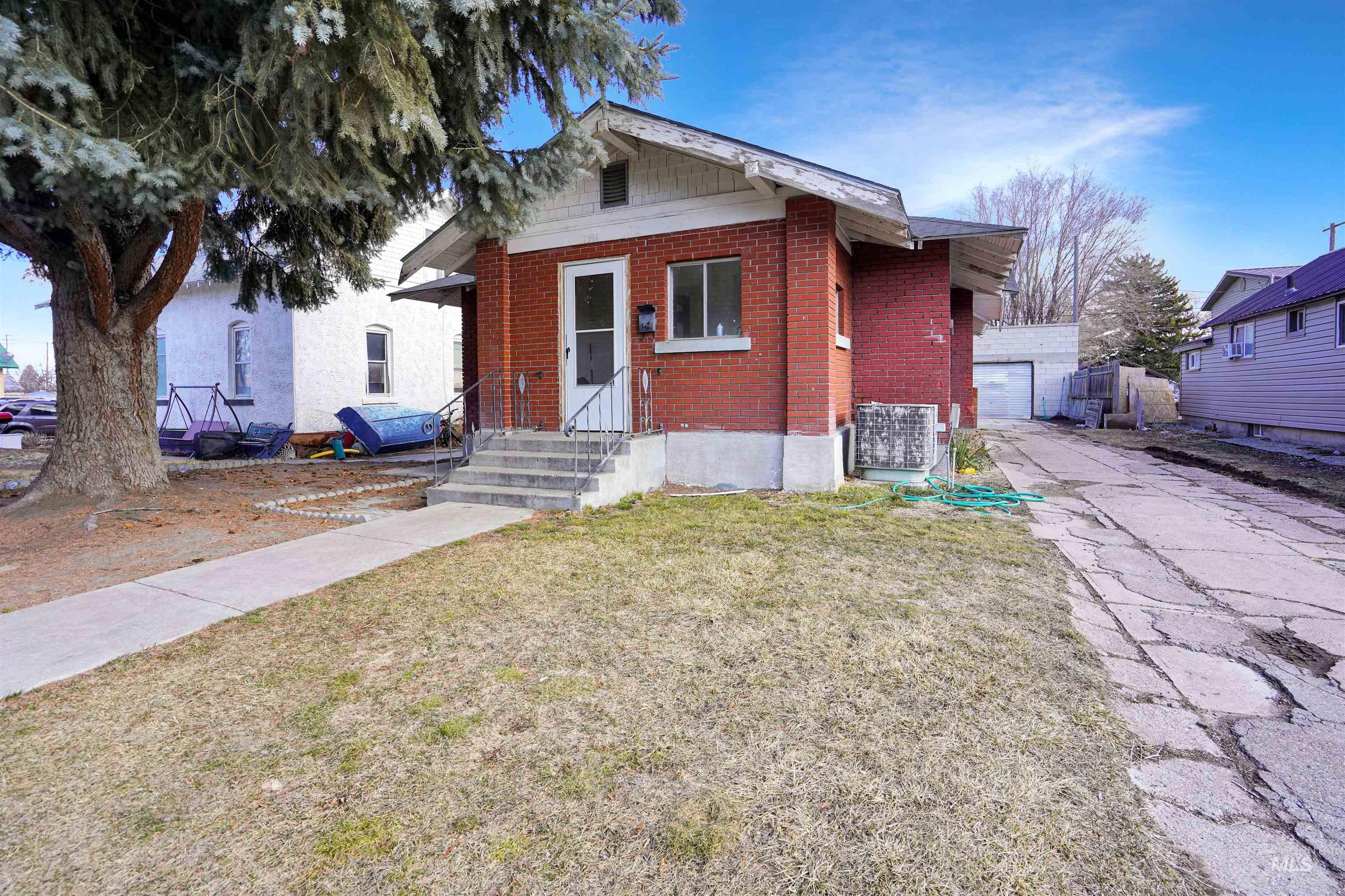 1311 Elba Ave Property Photo