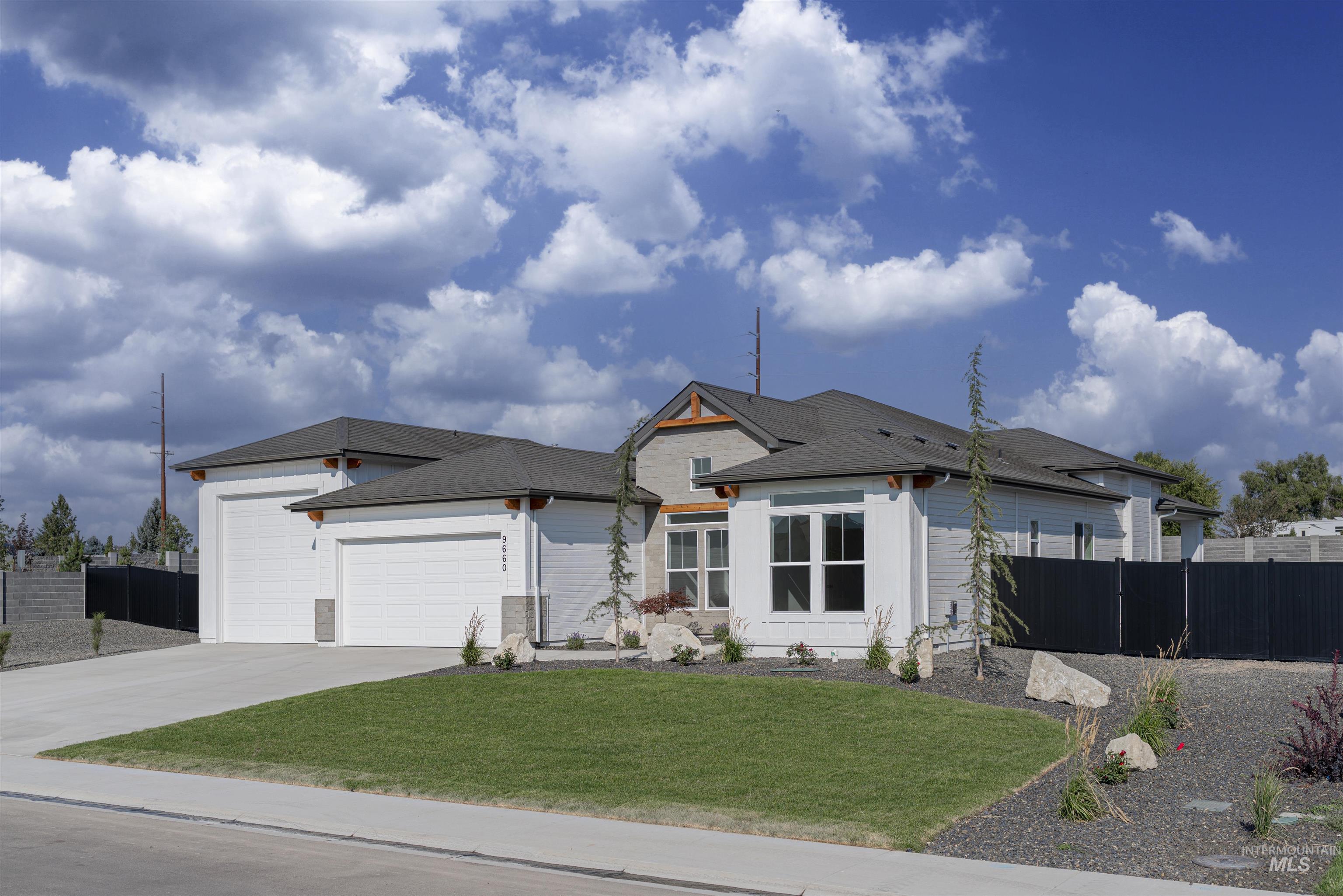9660 S Prairie Falcon Ave. Property Photo