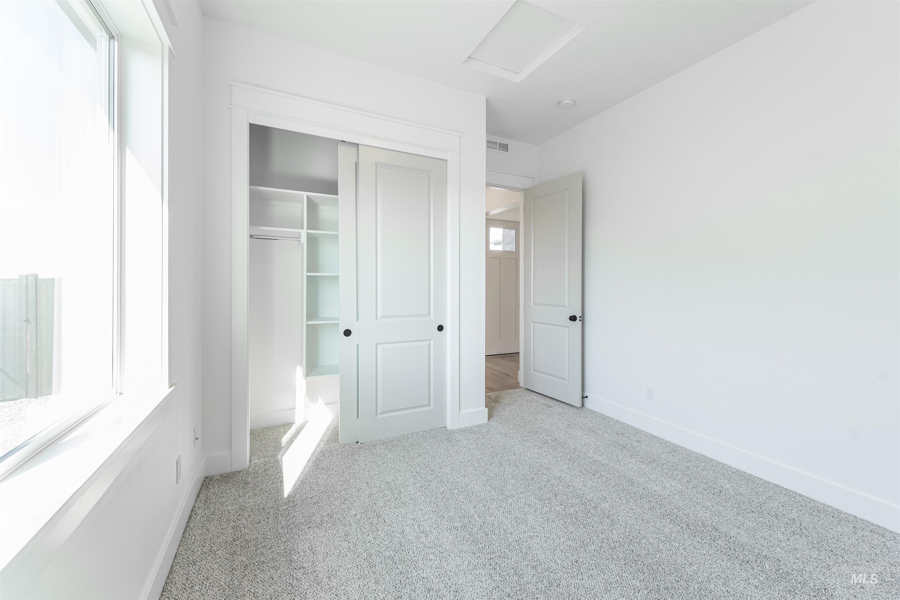 9660 S Prairie Falcon Ave. Property Photo 28