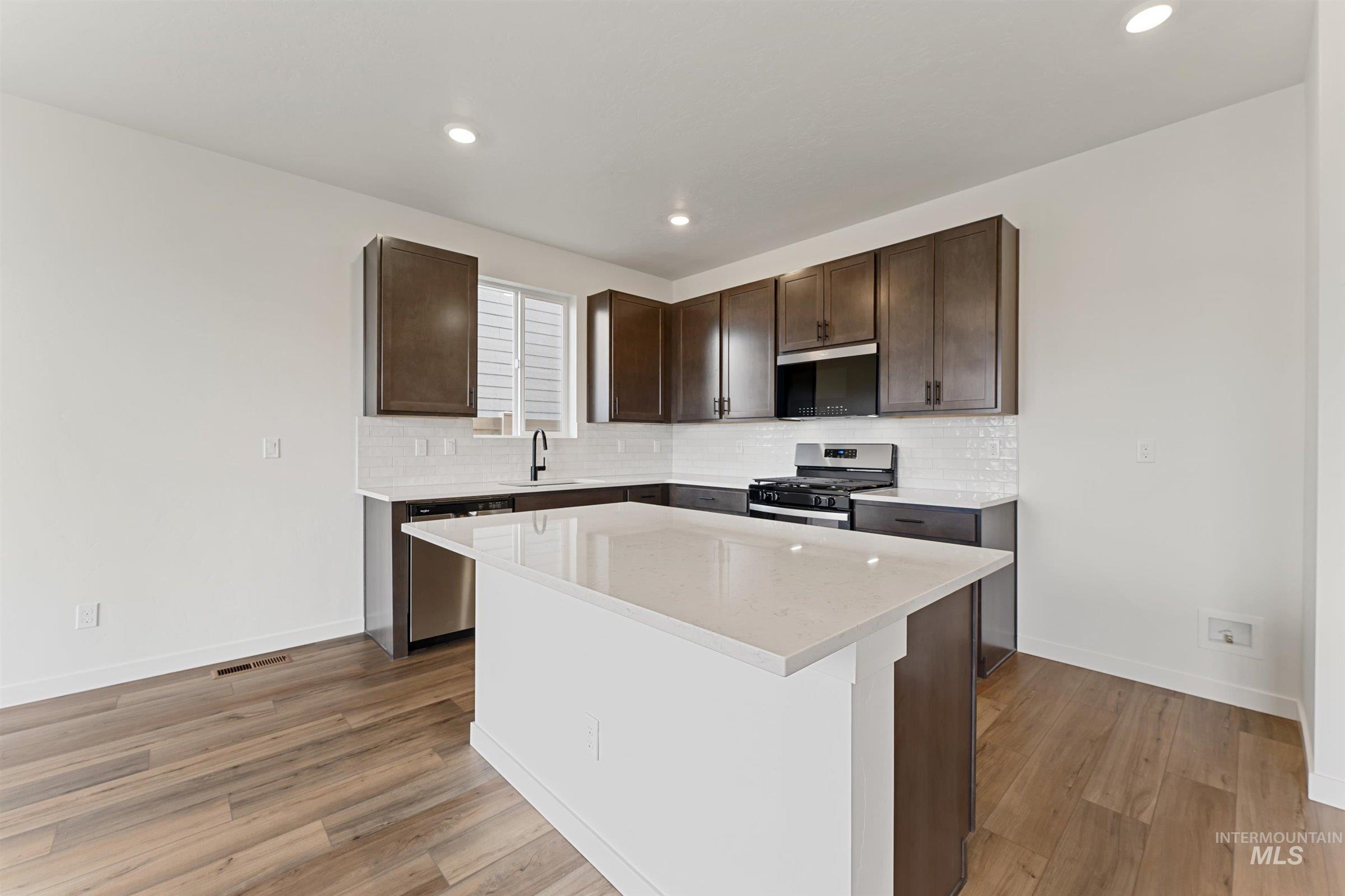 11187 Overhang St Property Photo 5