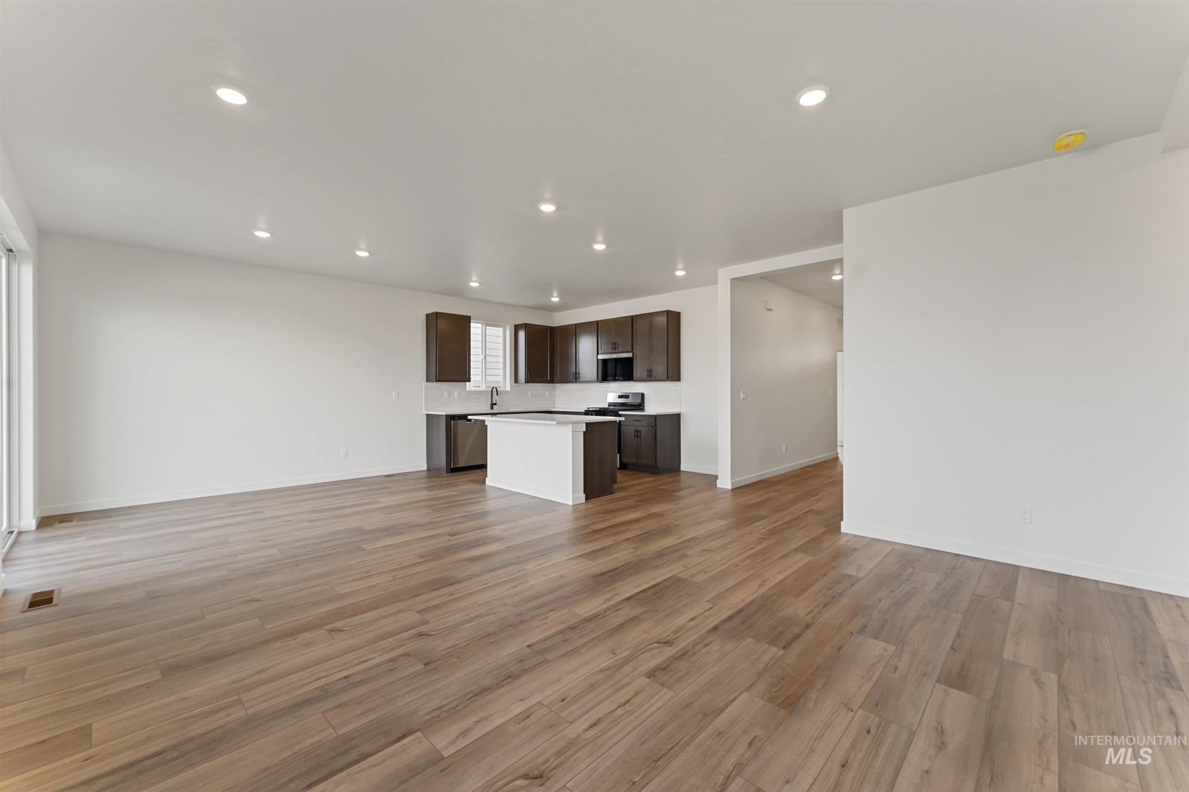 11187 Overhang St Property Photo 9