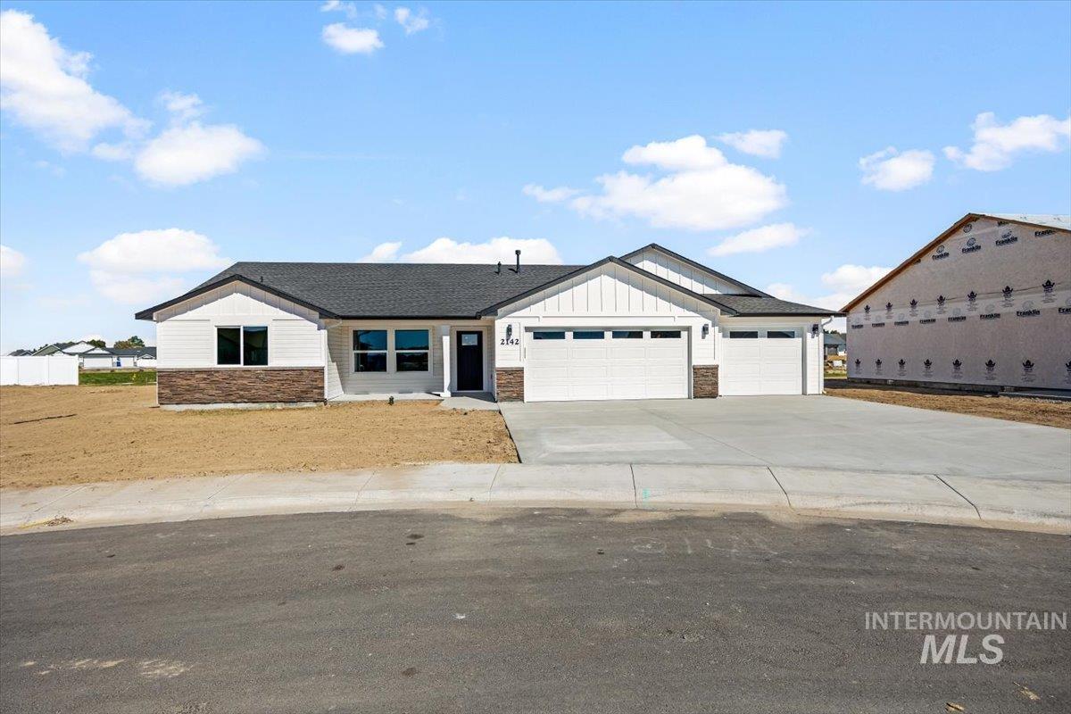 Rivers Edge Real Estate Listings Main Image