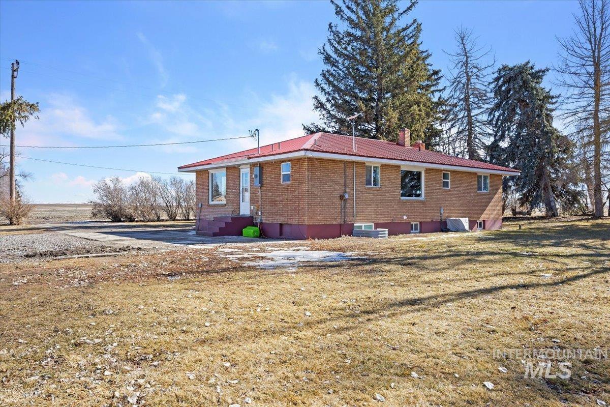 921 N 900 E Property Photo 5