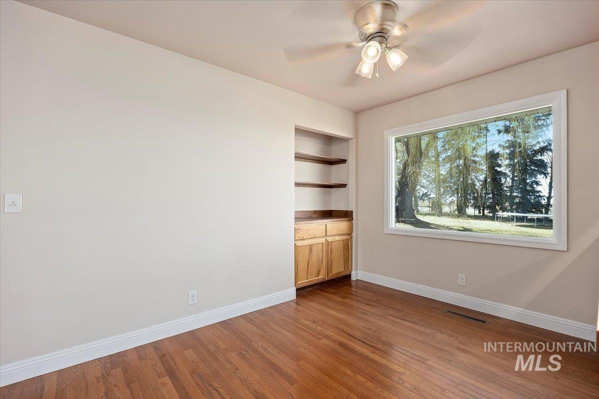 921 N 900 E Property Photo 11