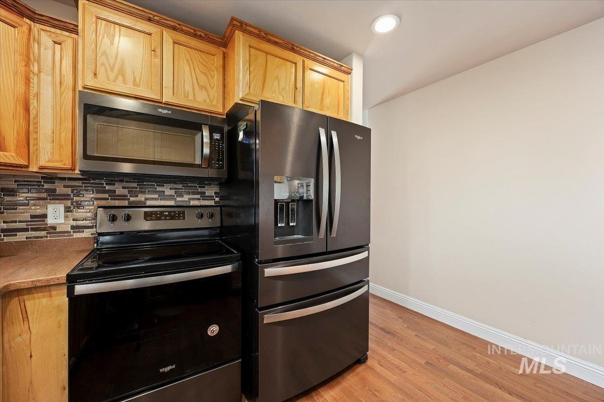 921 N 900 E Property Photo 15