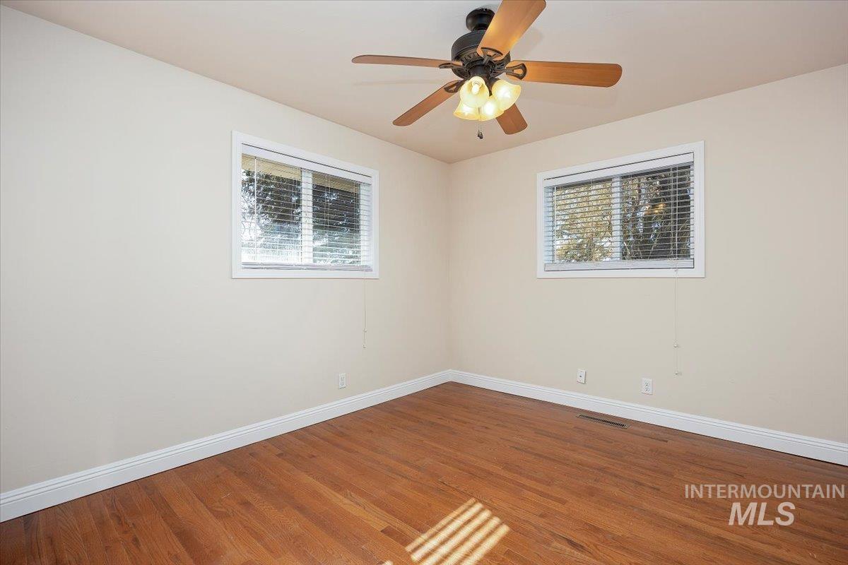 921 N 900 E Property Photo 18