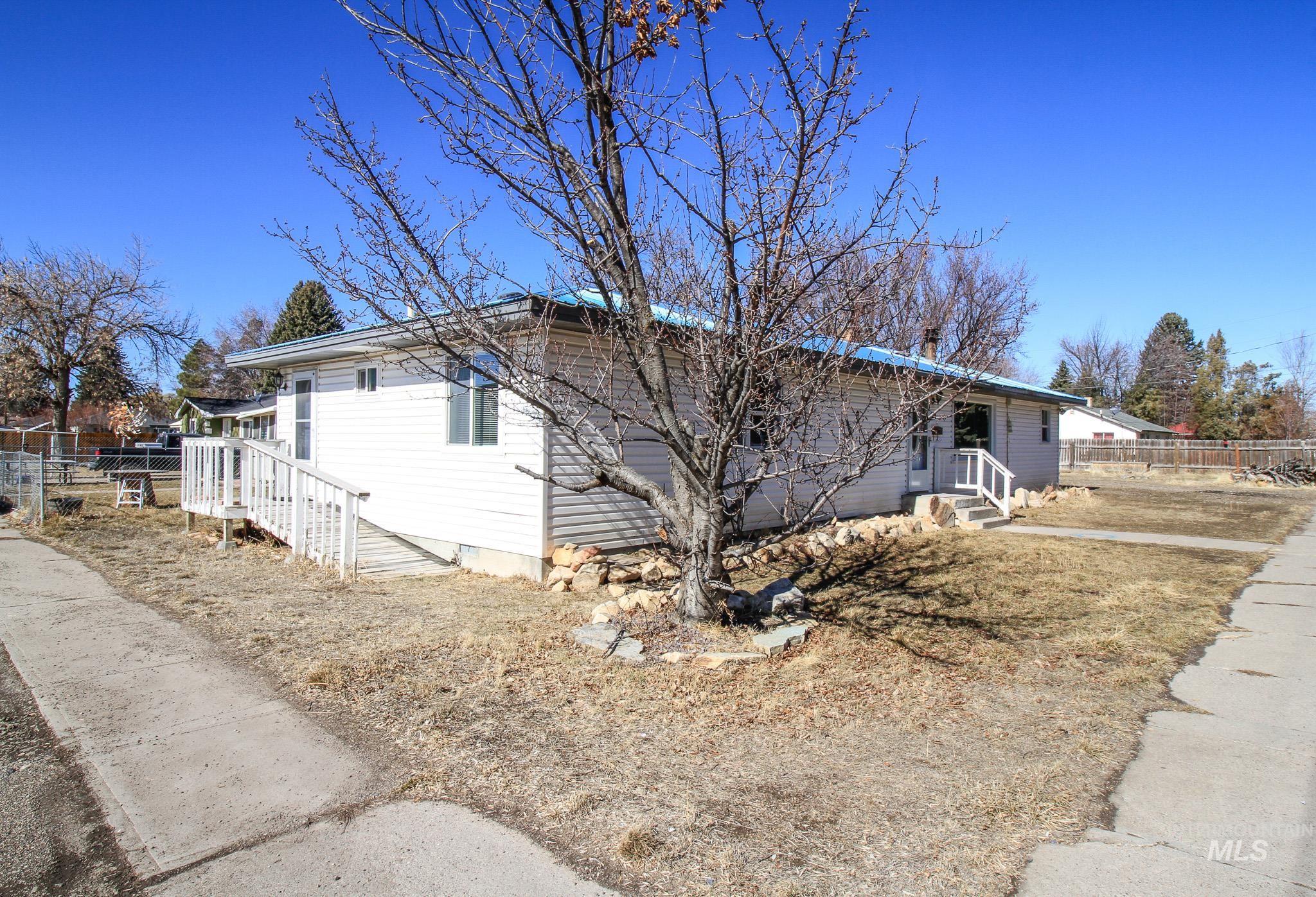 1211 D St Property Photo 2