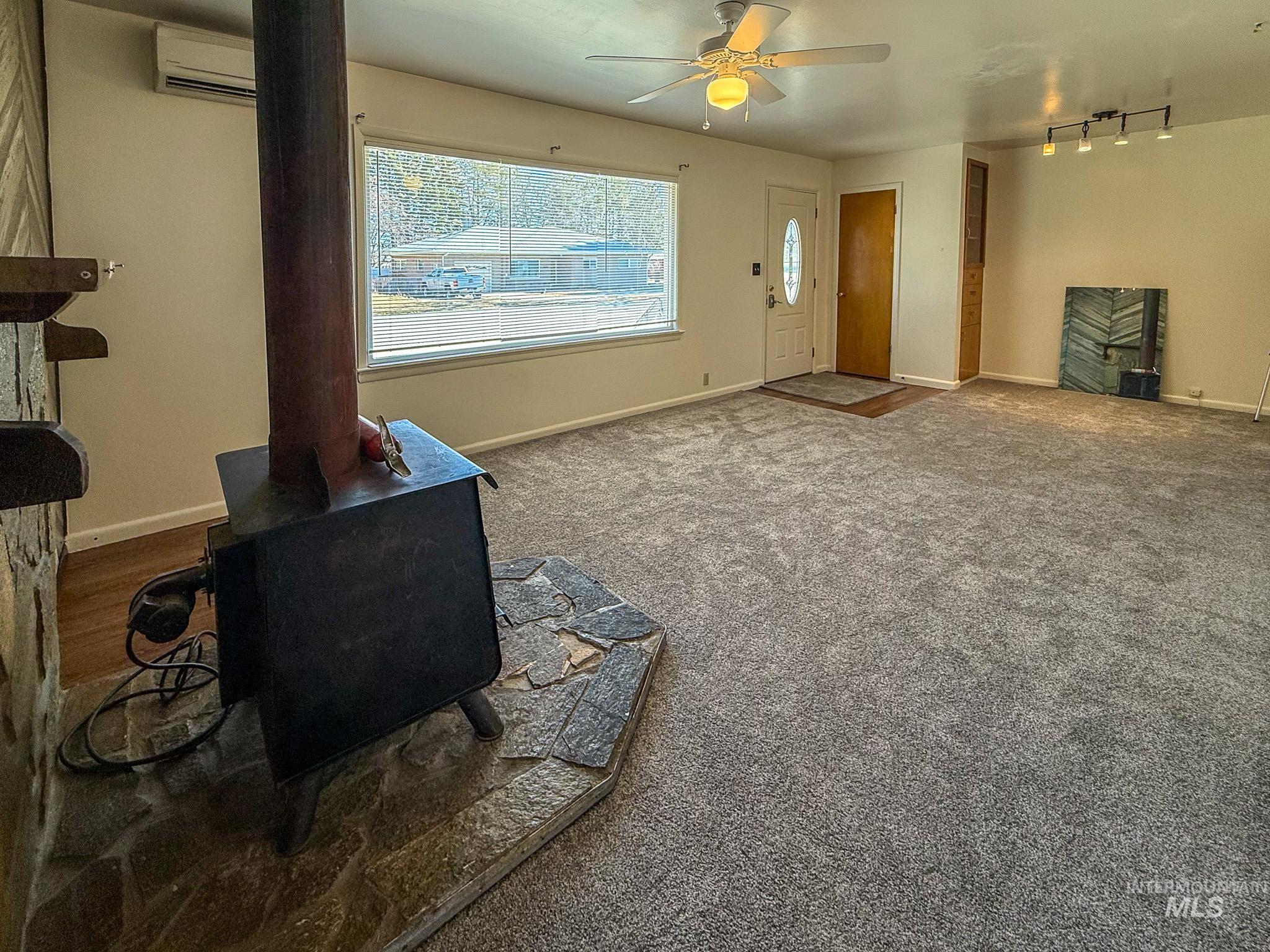 1211 D St Property Photo 4