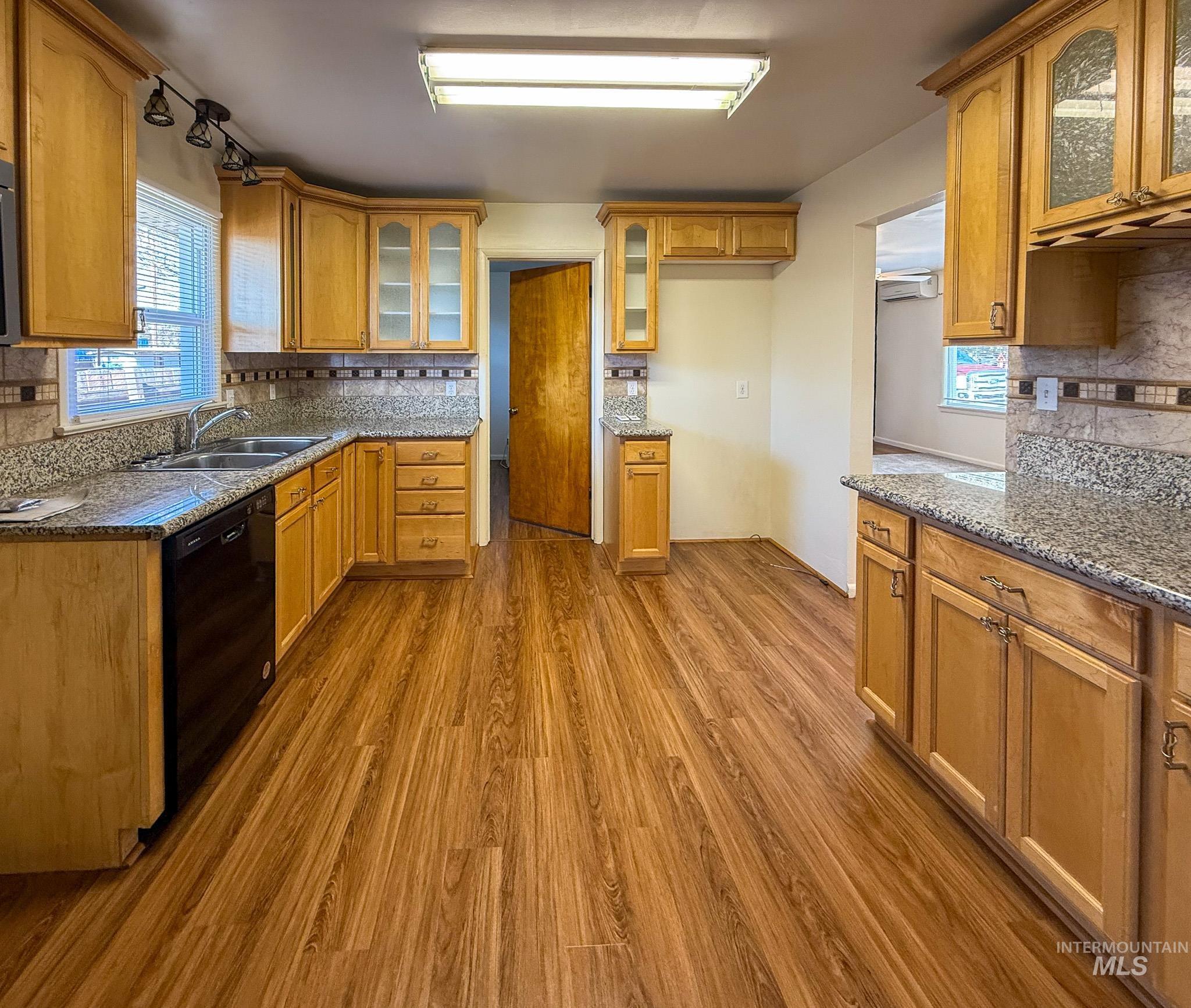 1211 D St Property Photo 7