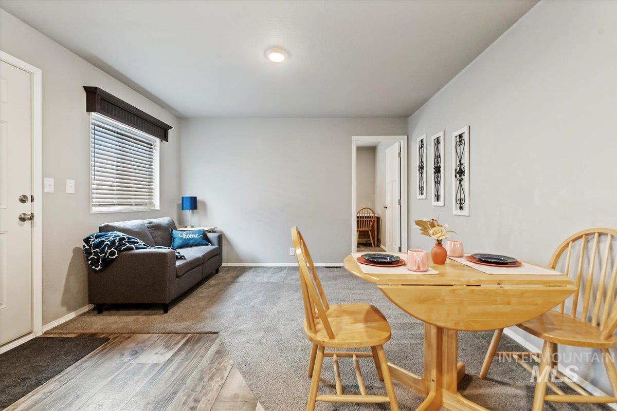 208 E 44th Street Property Photo 3