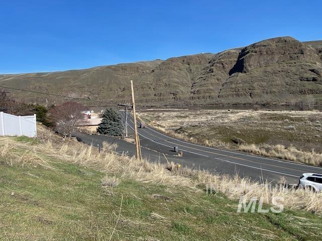 107 Appleford Dr Property Photo 2