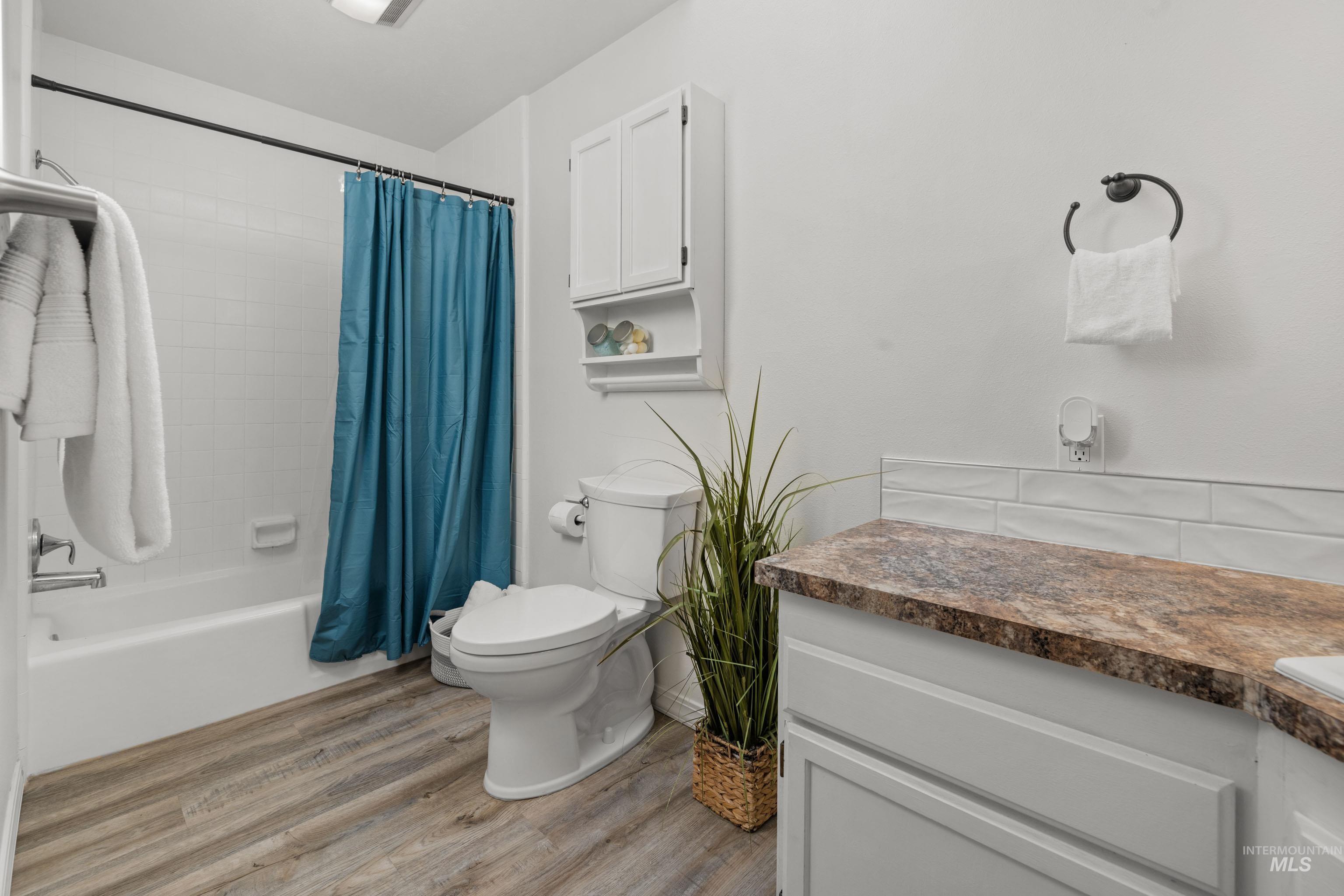 2122 E Independence Dr Property Photo 21