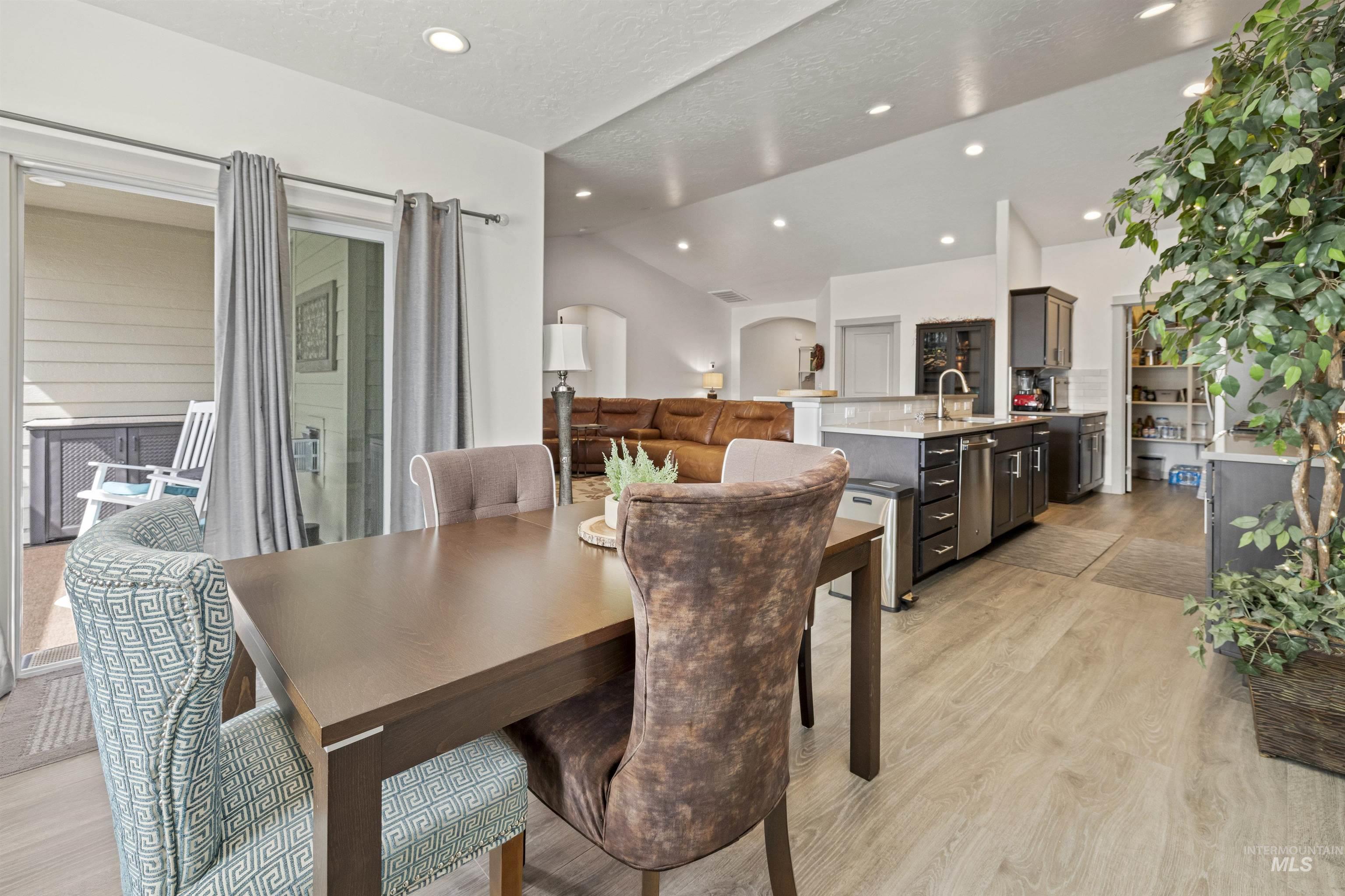 Oaks West Real Estate Listings Main Image