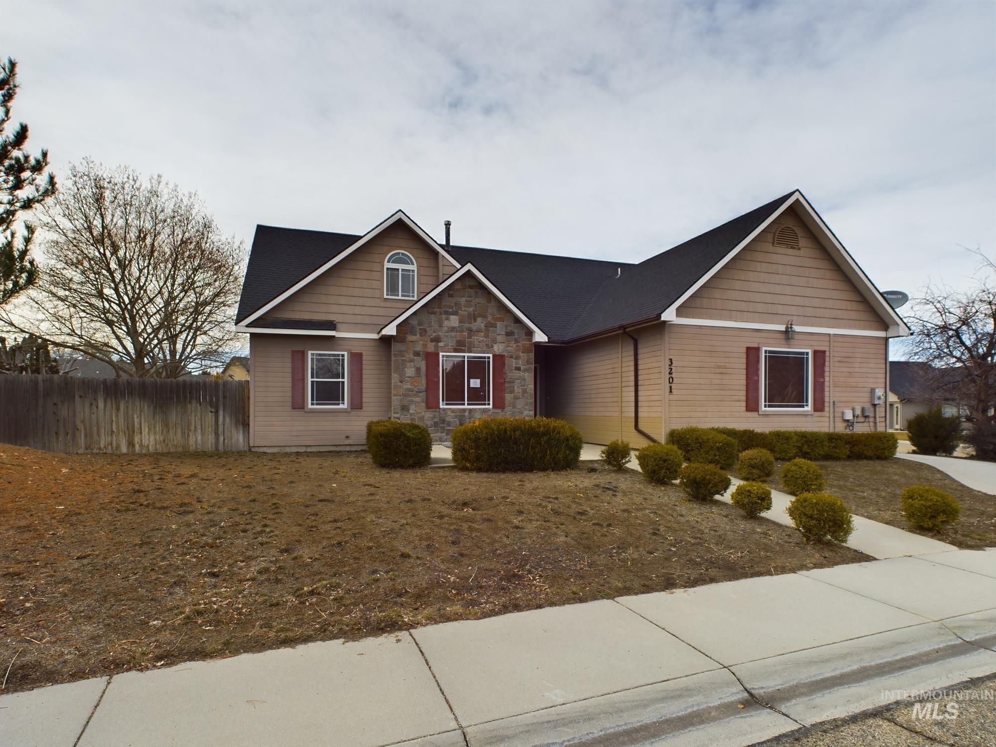 3201 S Raintree Dr Property Photo 1