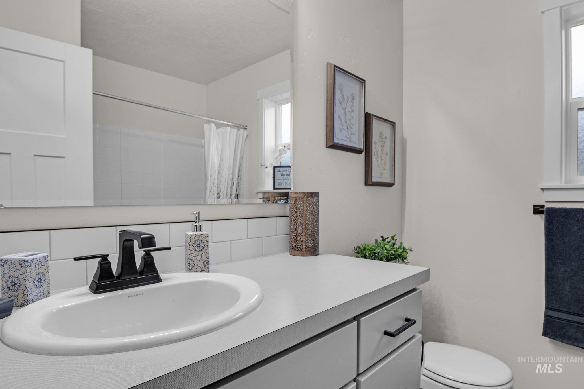 1652 Cashel St Property Photo 31