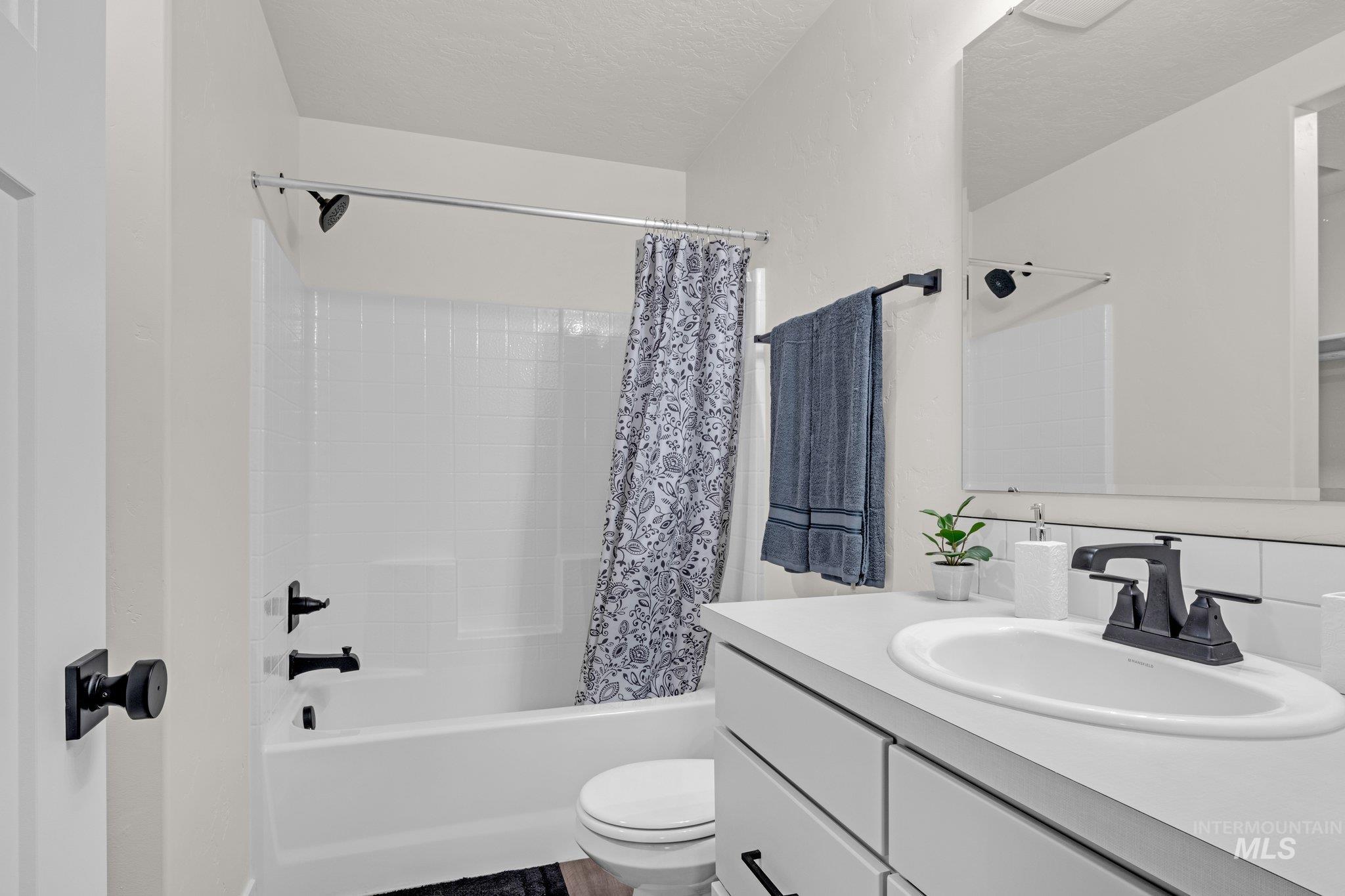 1652 Cashel St Property Photo 37