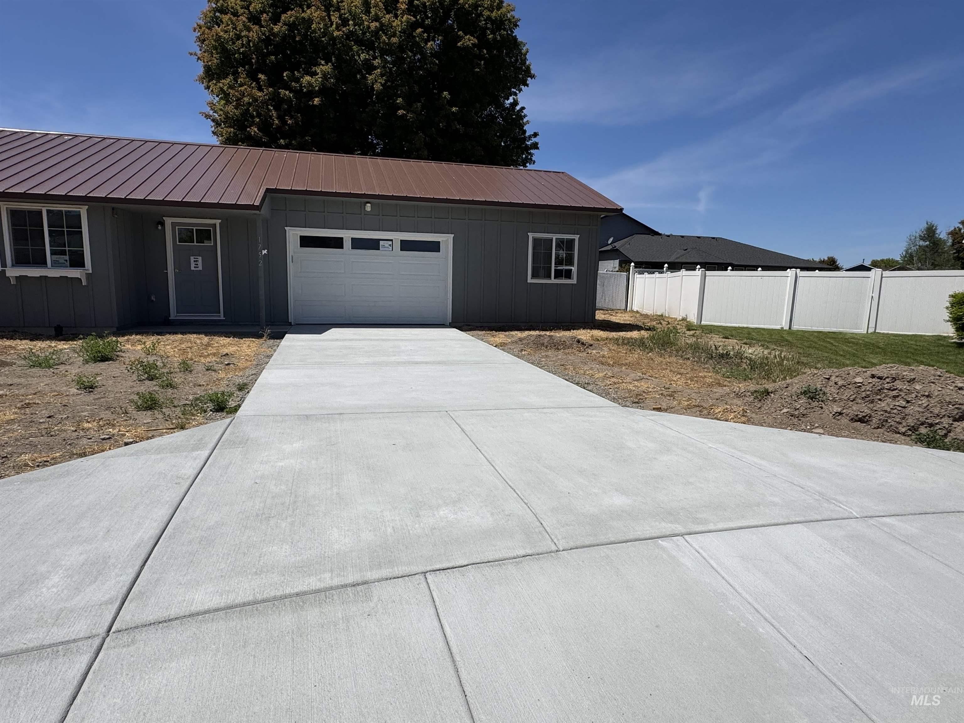 1752 Sw 1st Place Property Photo 3