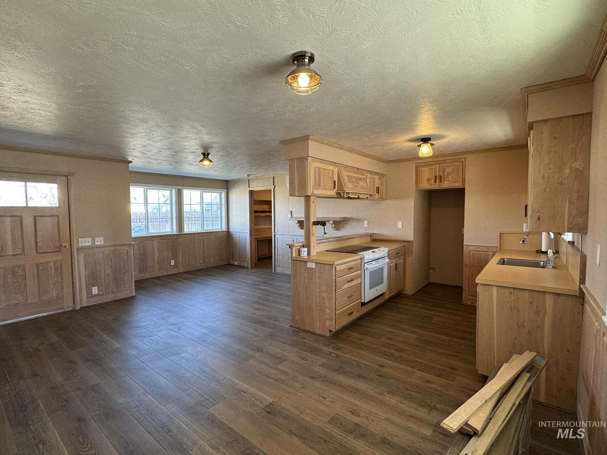1752 Sw 1st Place Property Photo 6