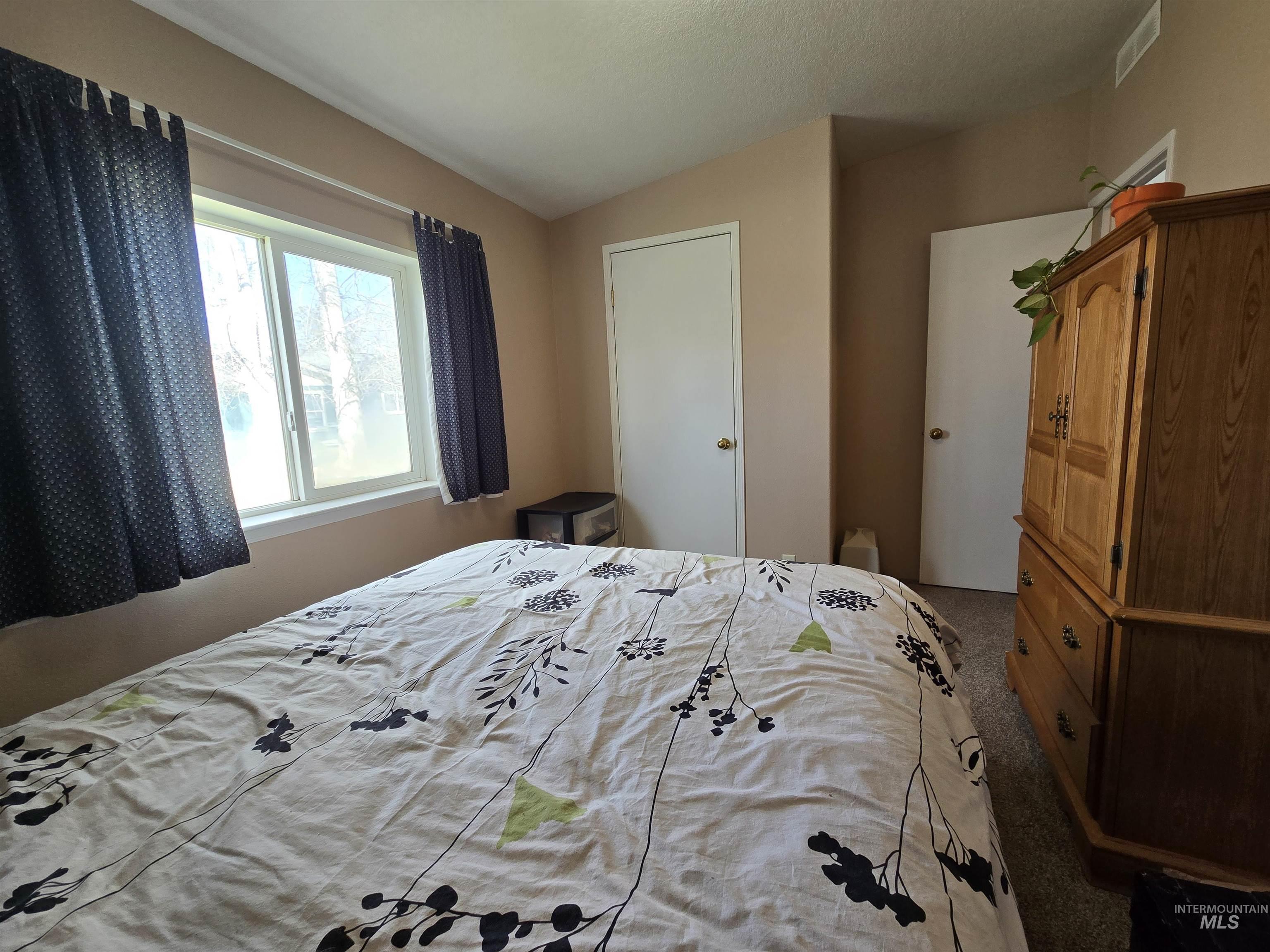 1092 Serenity Dr Property Photo 22