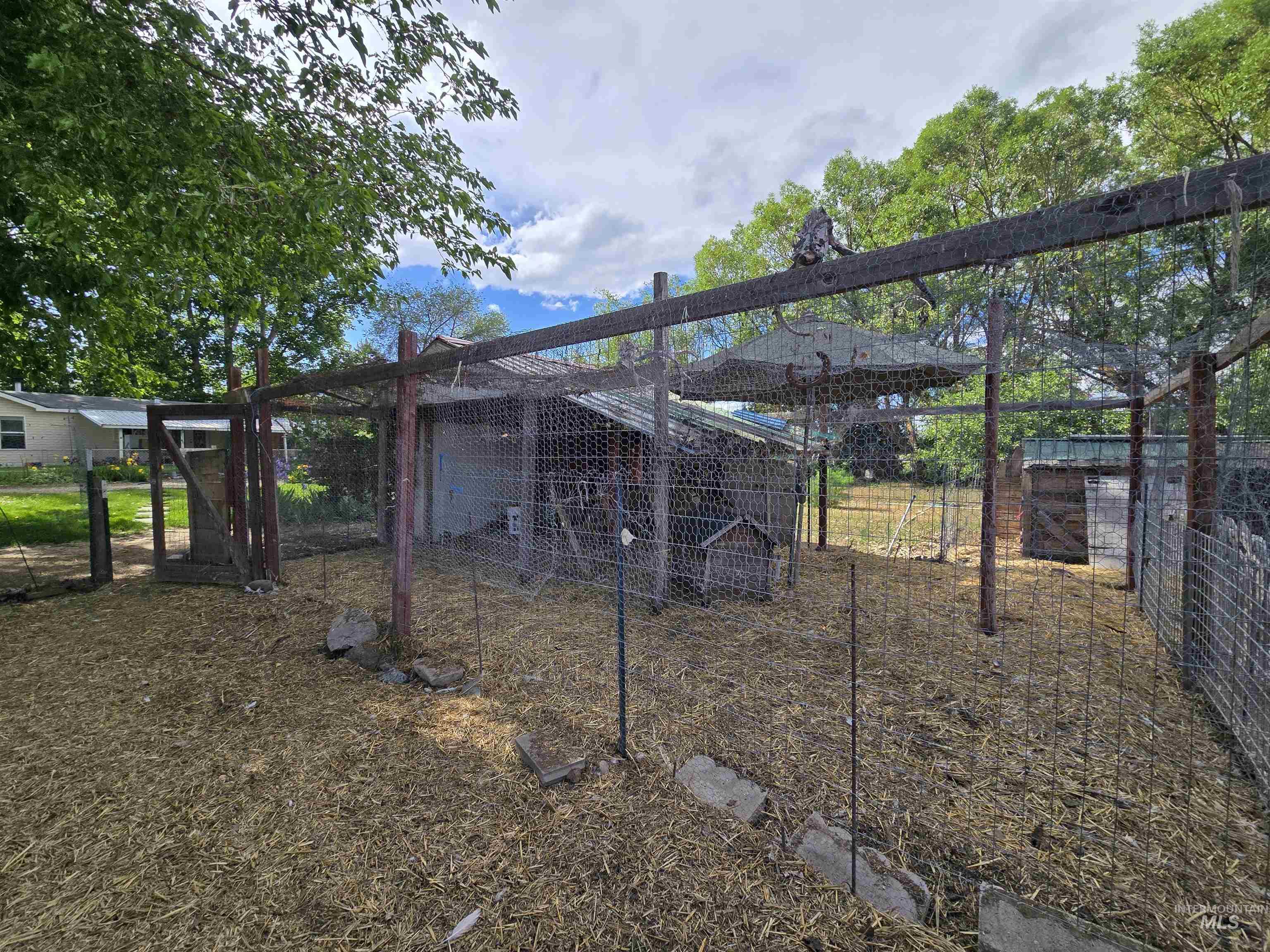 1092 Serenity Dr Property Photo 28