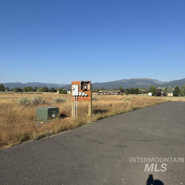 13967 Ramos Court Property Photo 8