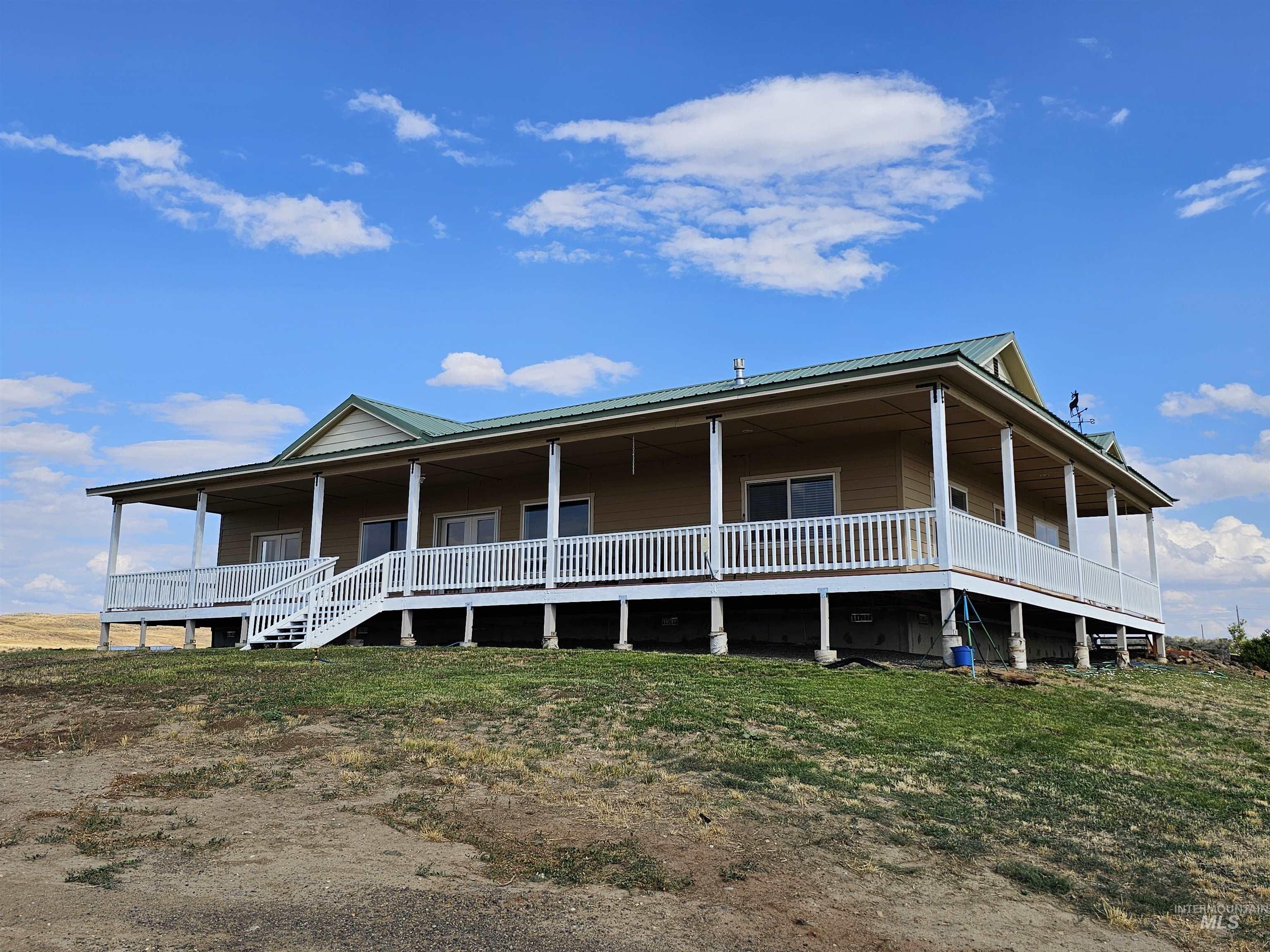 2426 Dixie Creek Road Property Photo 4