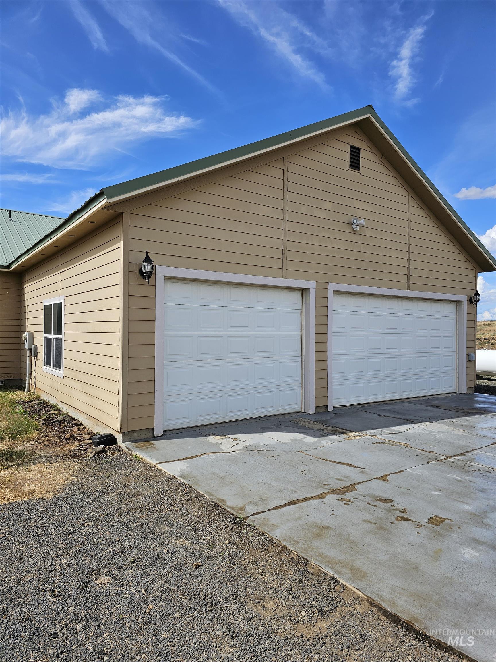 2426 Dixie Creek Road Property Photo 6