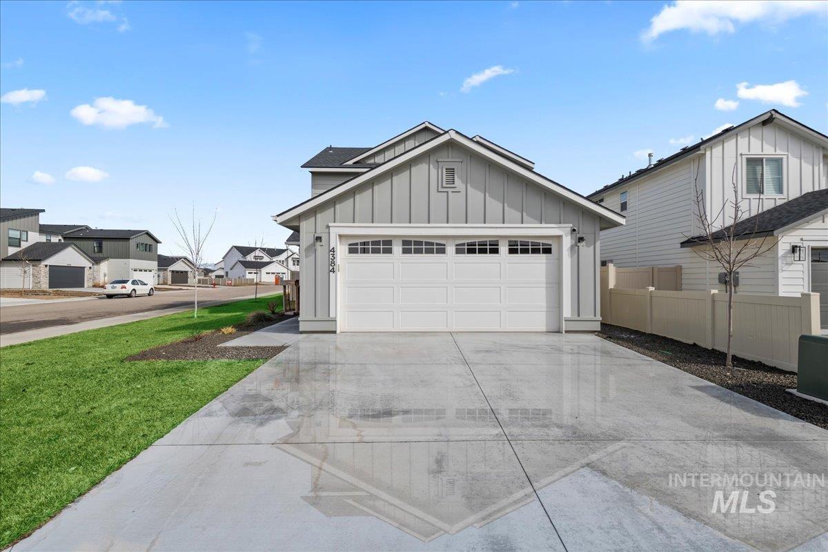 4384 N Pale Creek Ave Property Photo