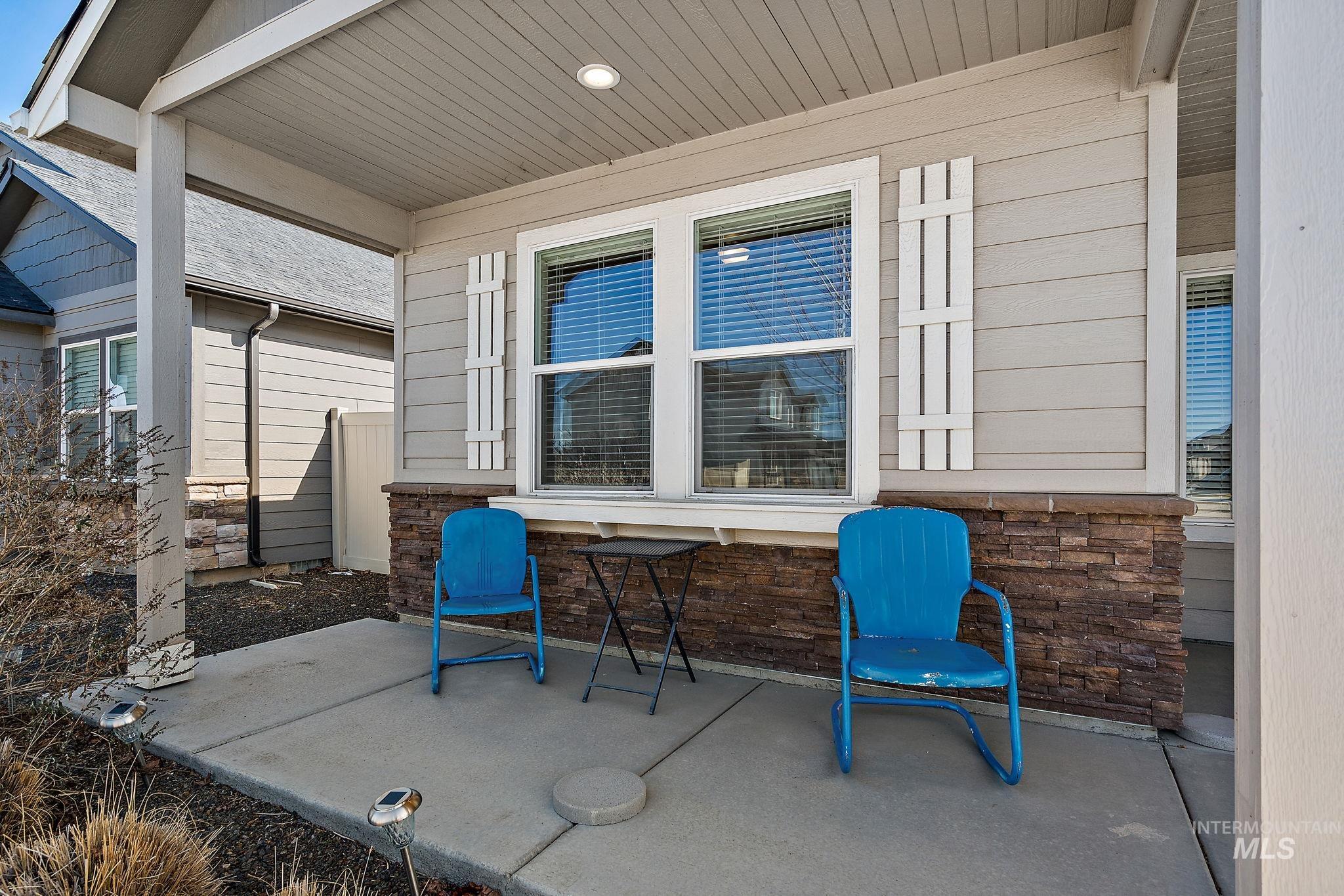 1188 N Warm River Ave Property Photo 3