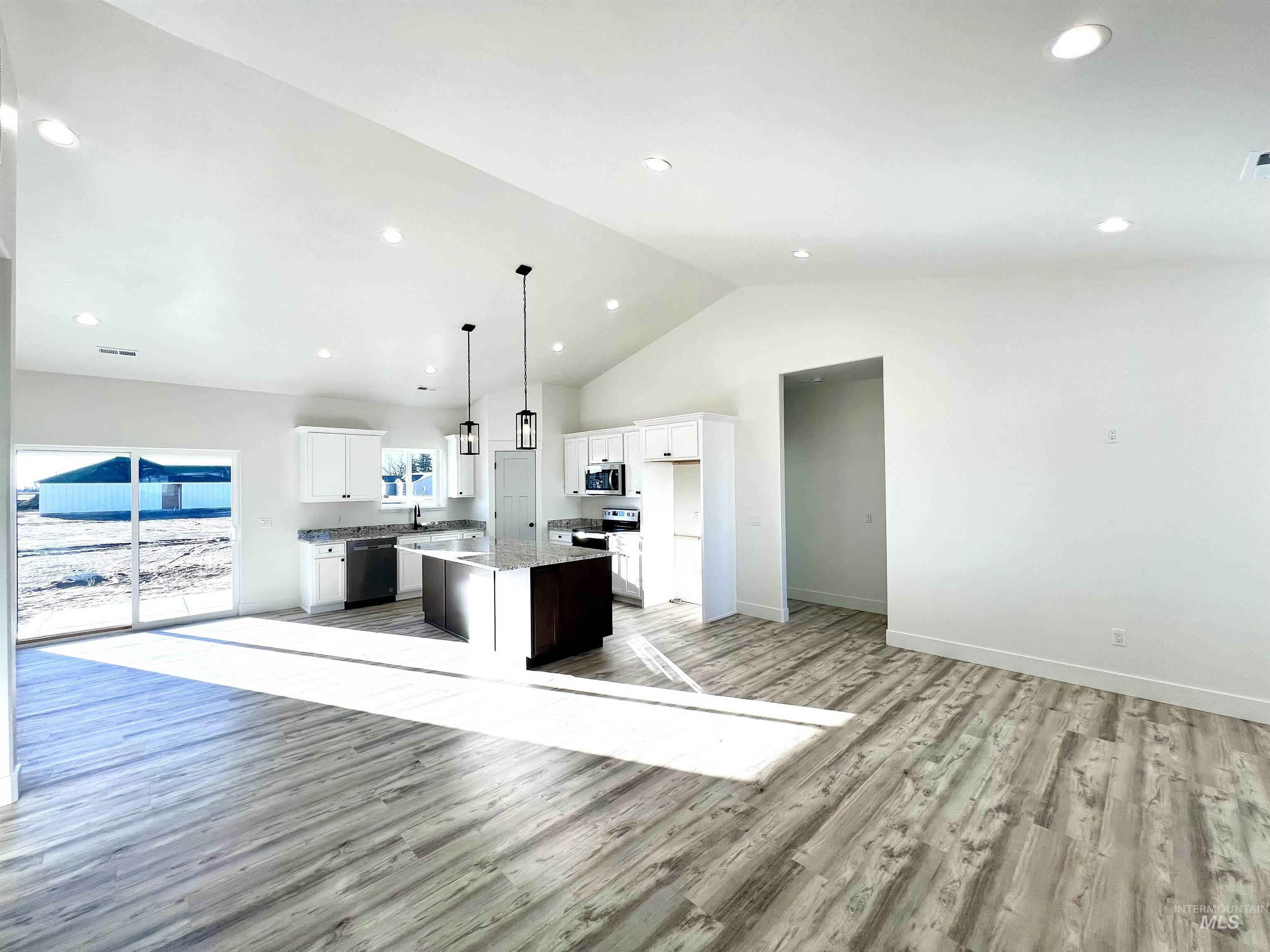 1421 Meadow Lane Property Photo 2